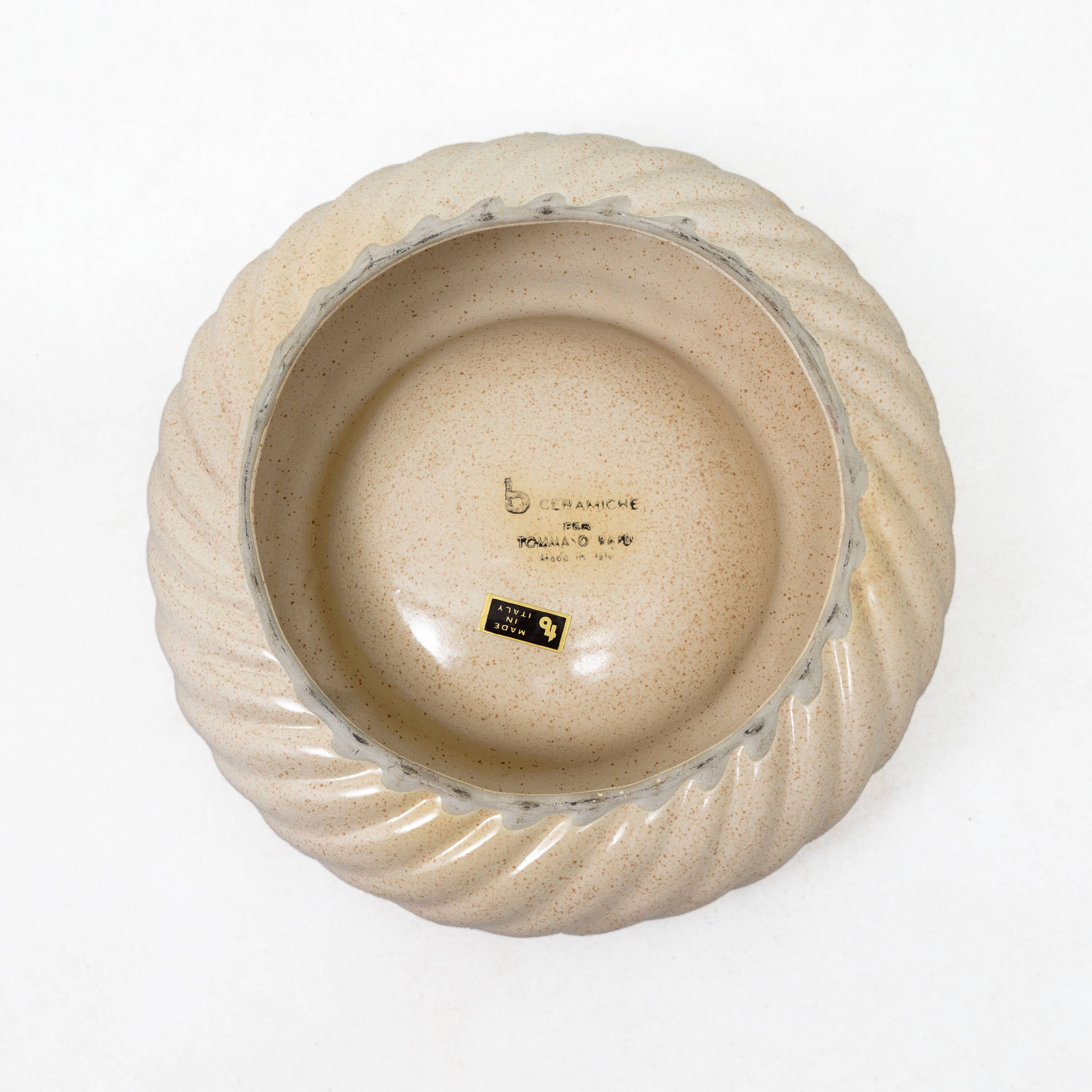 Ensemble de briquet et cendrier en céramique et laiton par Tommaso Barbi, Italie, années 1960.