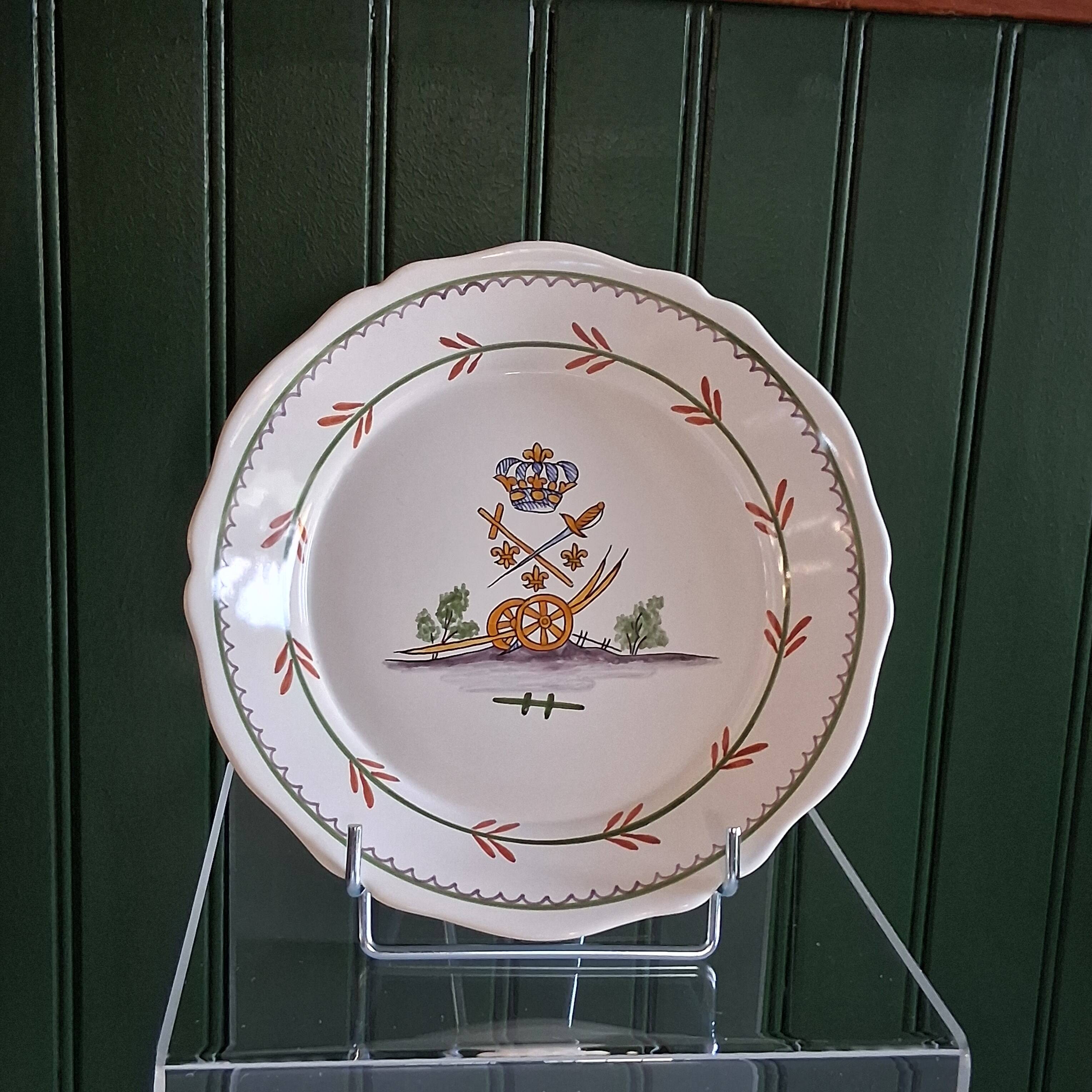 Slightly hollow dish with wavy edge in very good condition from Nevers.