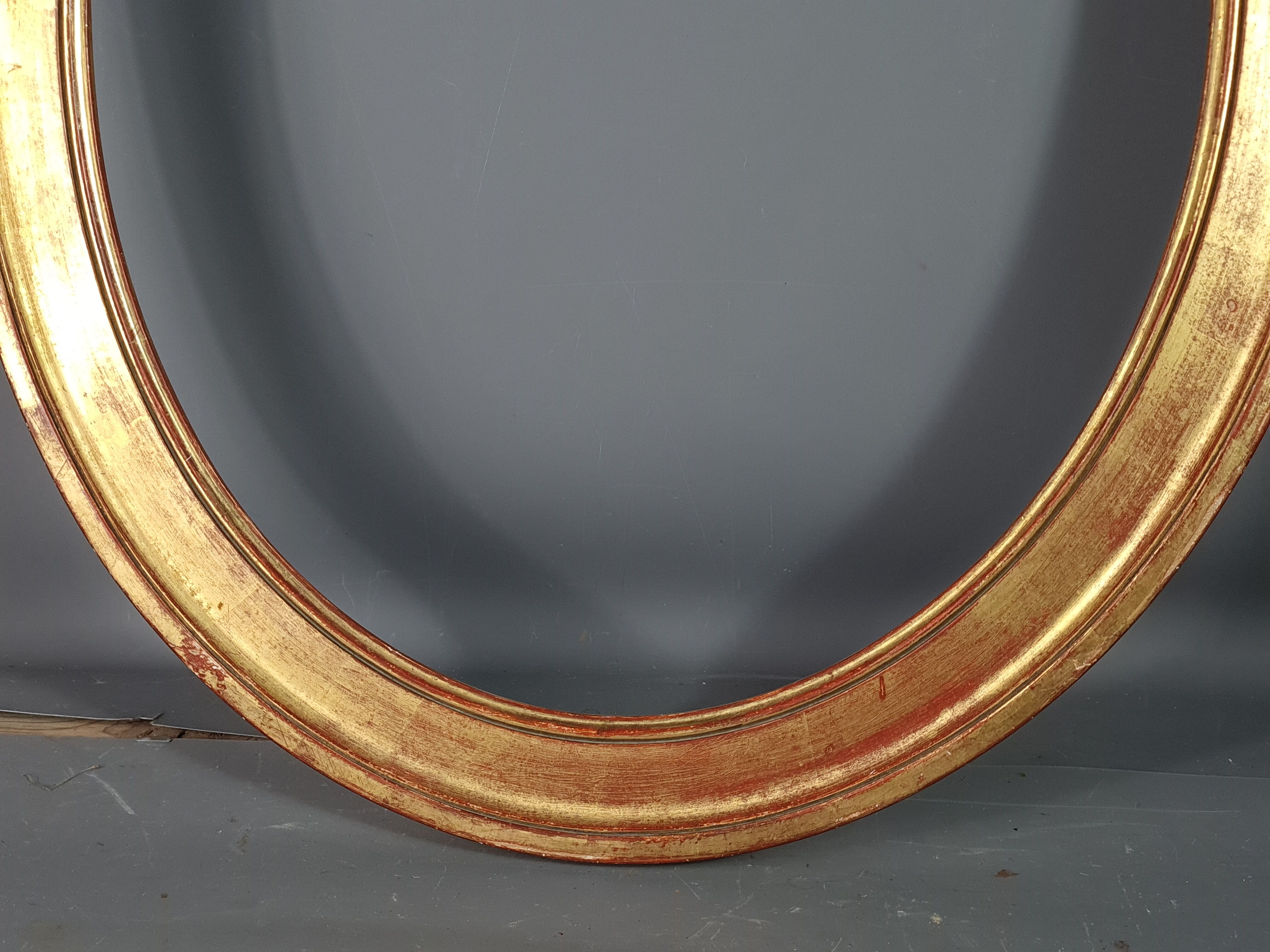 Old oval frame gilded wood with gold leaf 58.5x48.5 cm, foliage 49.8x40.8 cm SB