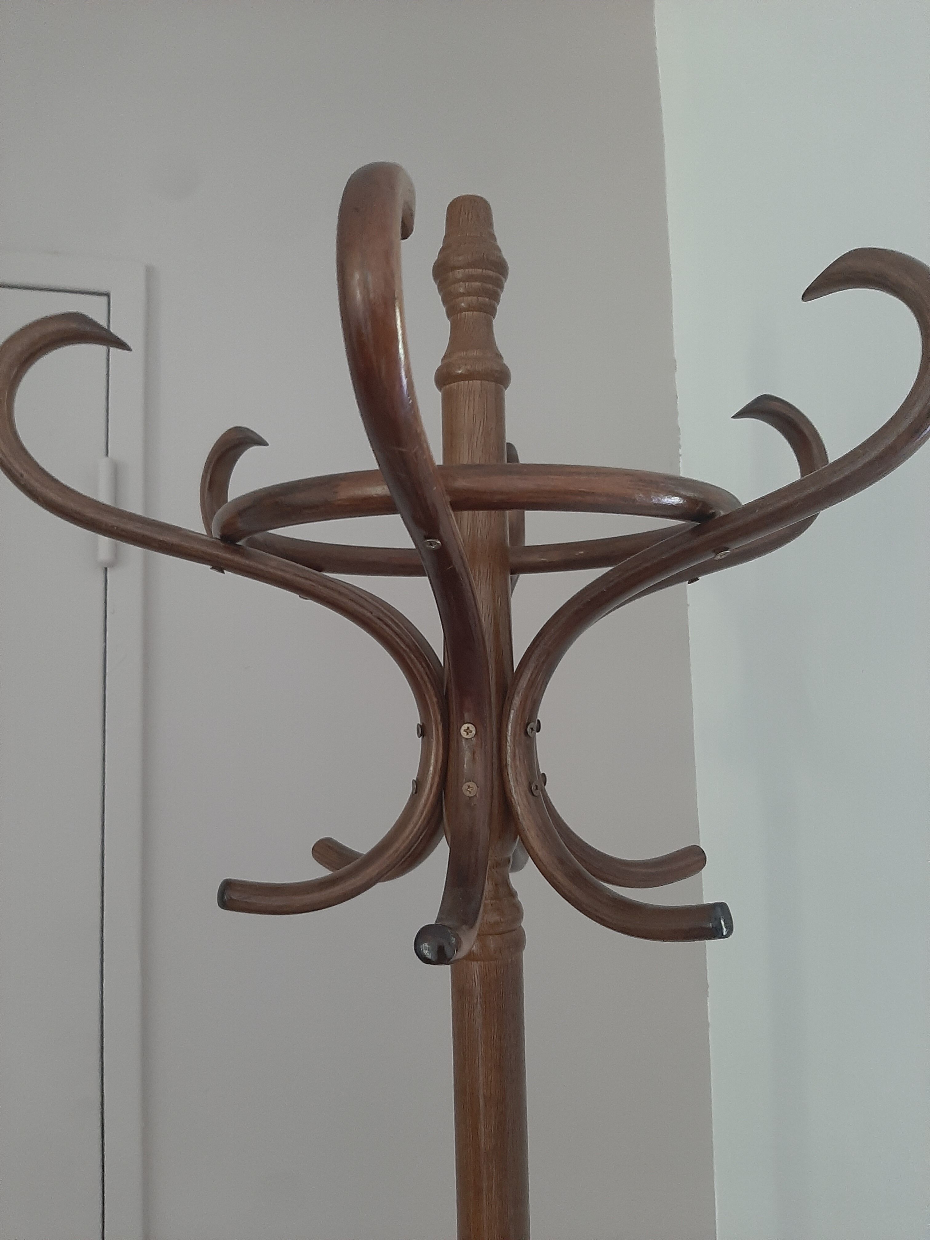 Wooden parrot coat rack - old style curved wood - 12 bells