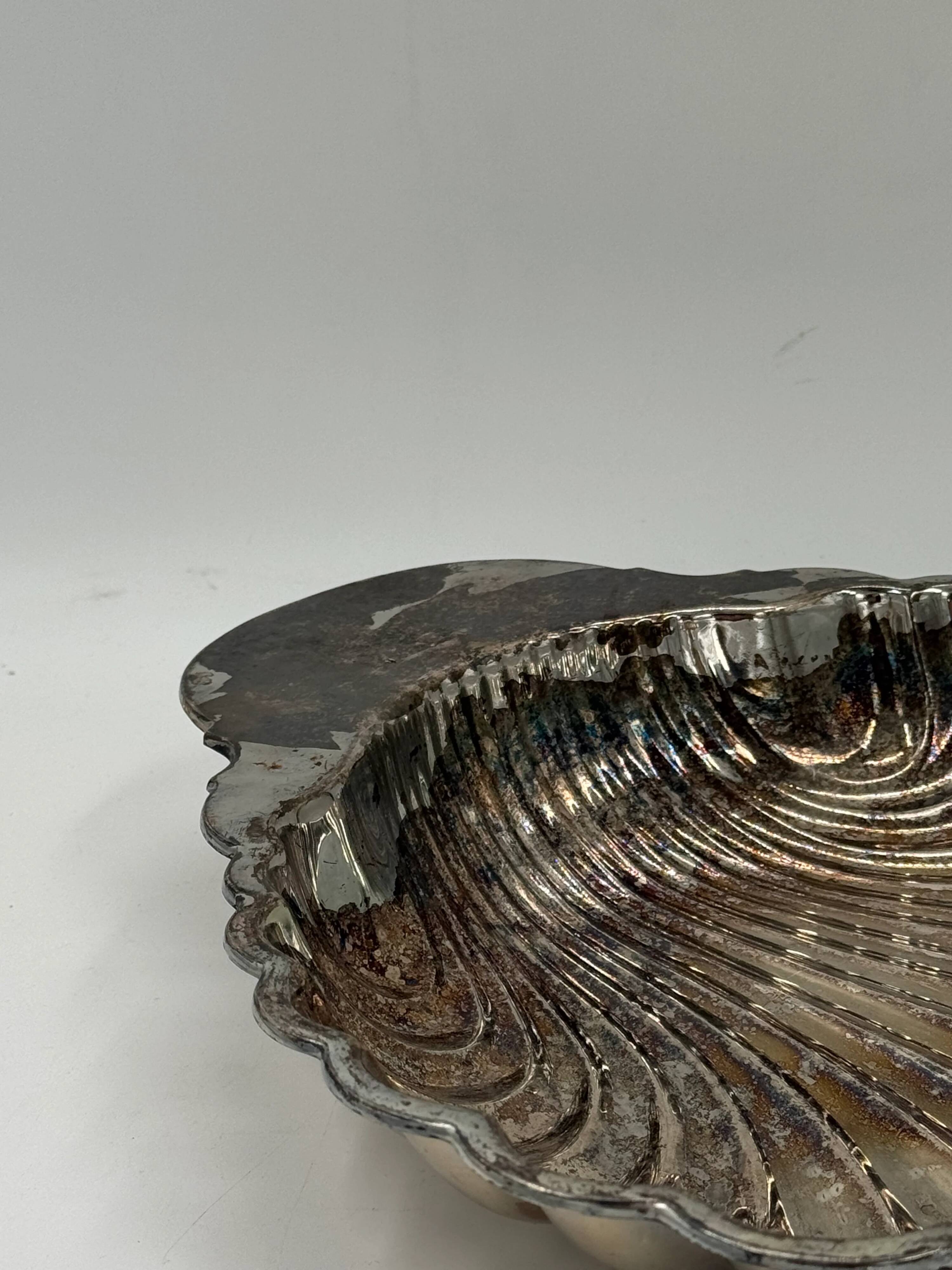 Vintage silver-plated scallop shell dish