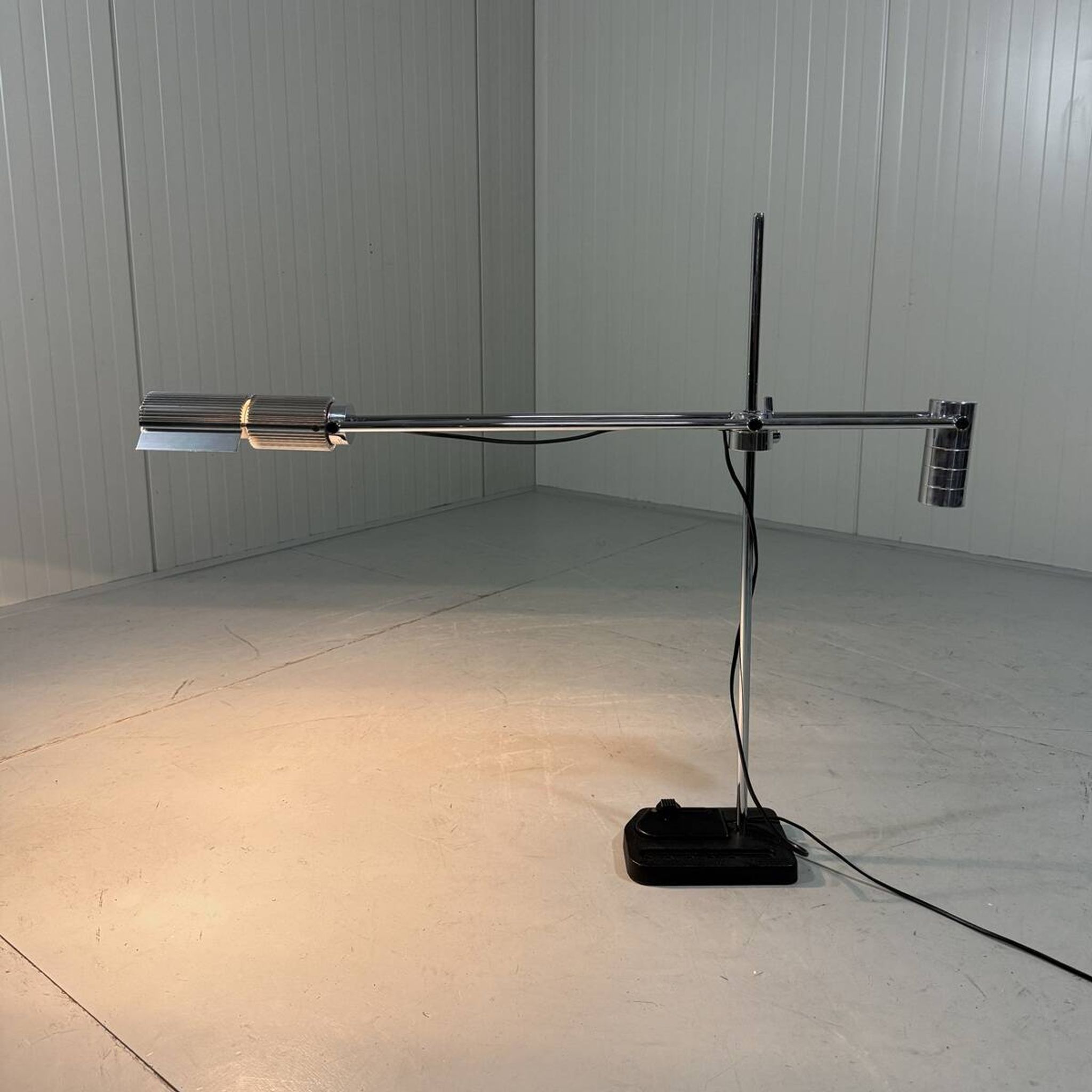 Viktor Frauenknecht Haloprofil desk lamp Swiss Lamps