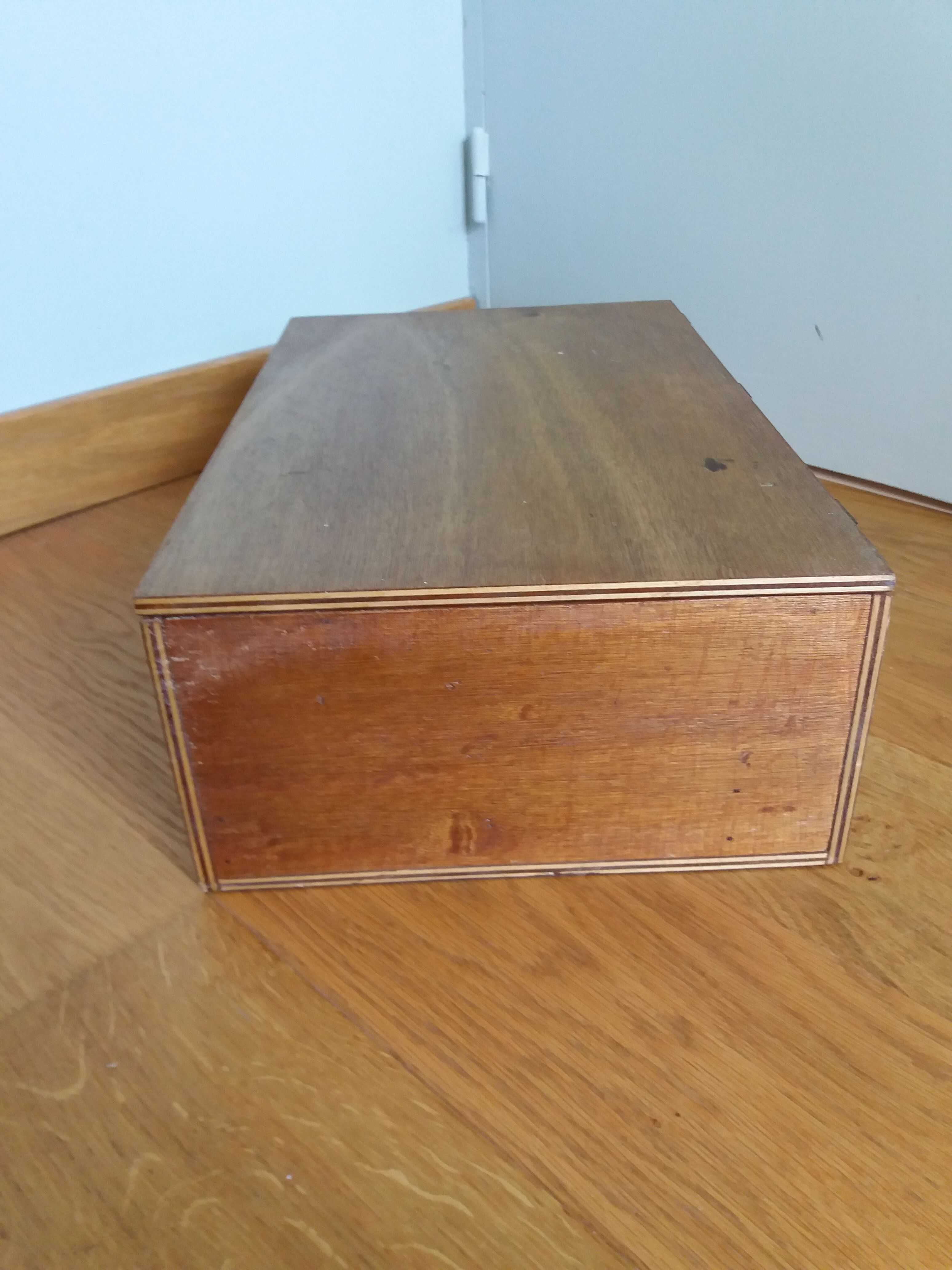 Storage box