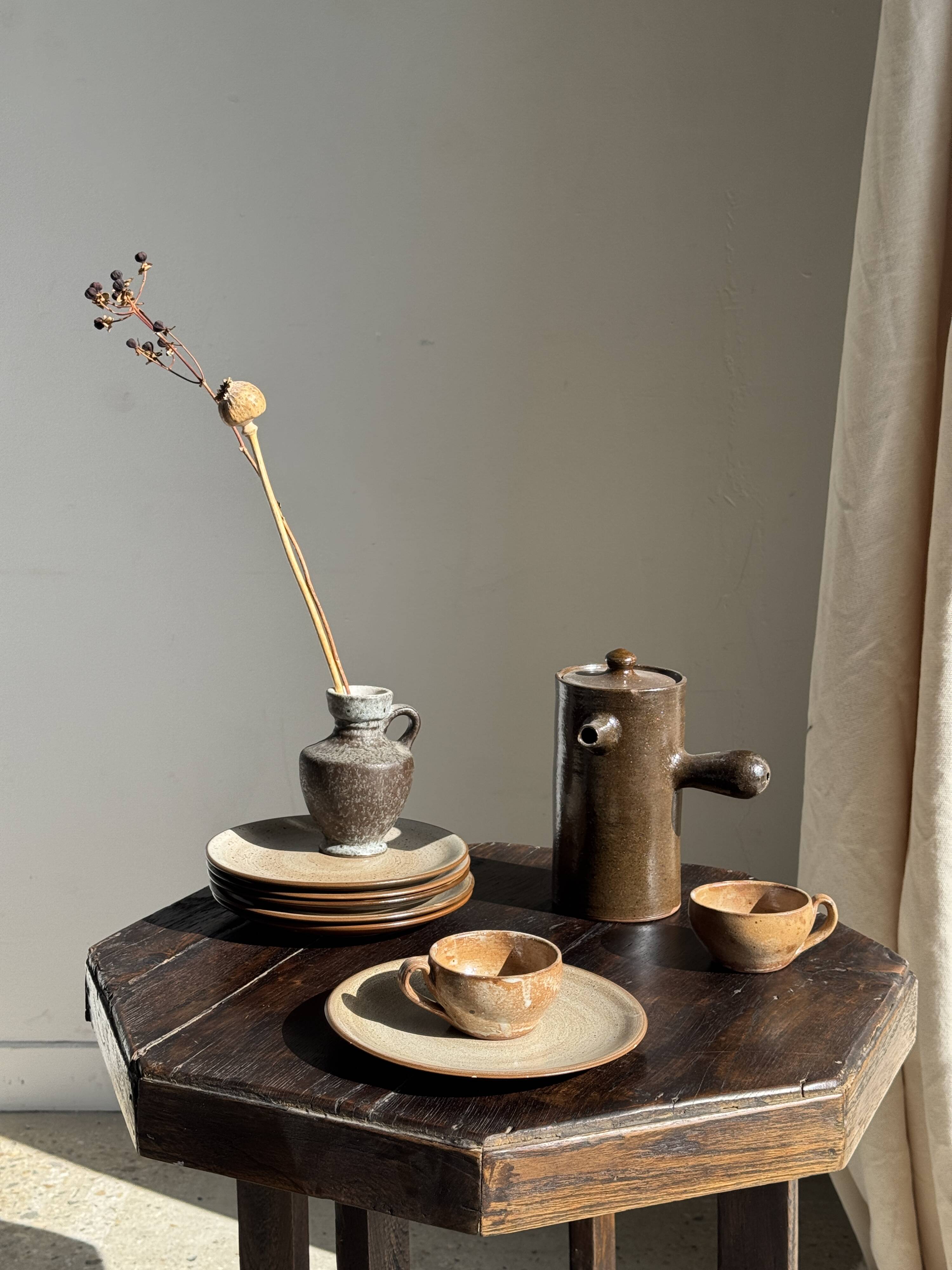 Set of 6 vintage brown stoneware dessert plates D21