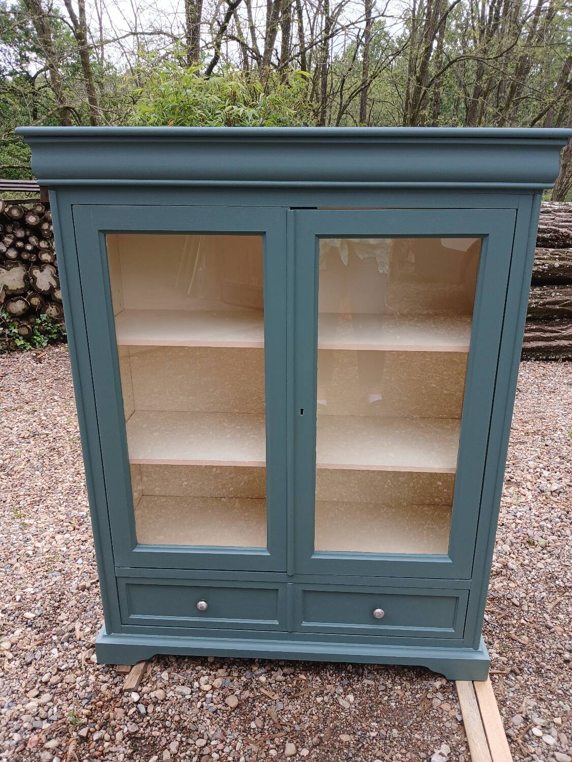 Revisited wooden display cabinet