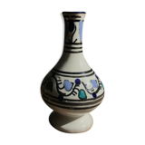 Soliflore with arabesque motifs