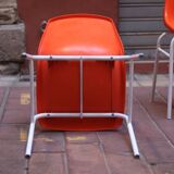 Set of 2 vintage orange chairs – Retro design