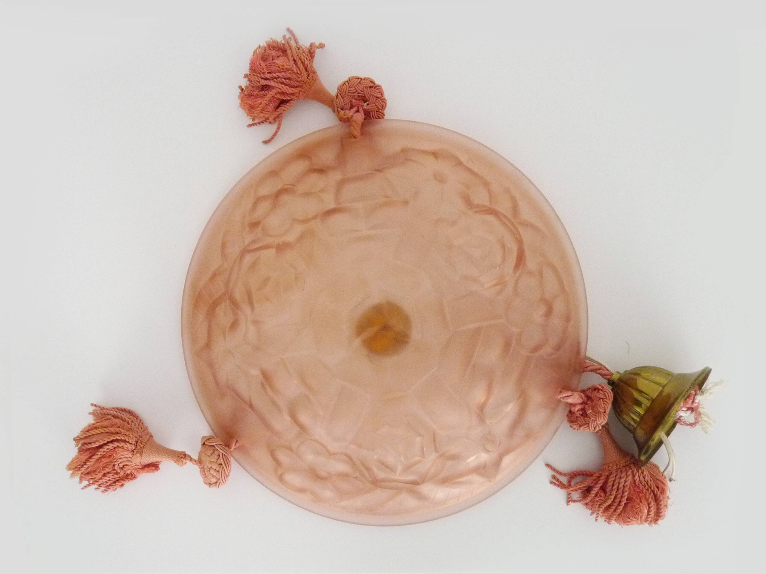 Ancien lustre degue, suspension vasque art déco 1 feu, en pâte de verre rose. signé degué