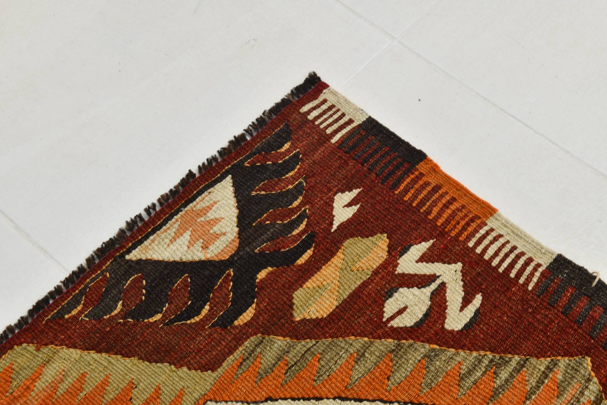 5x9 Dark Red & Cream Turkish Antique Kilim Rug, 150x271Cm