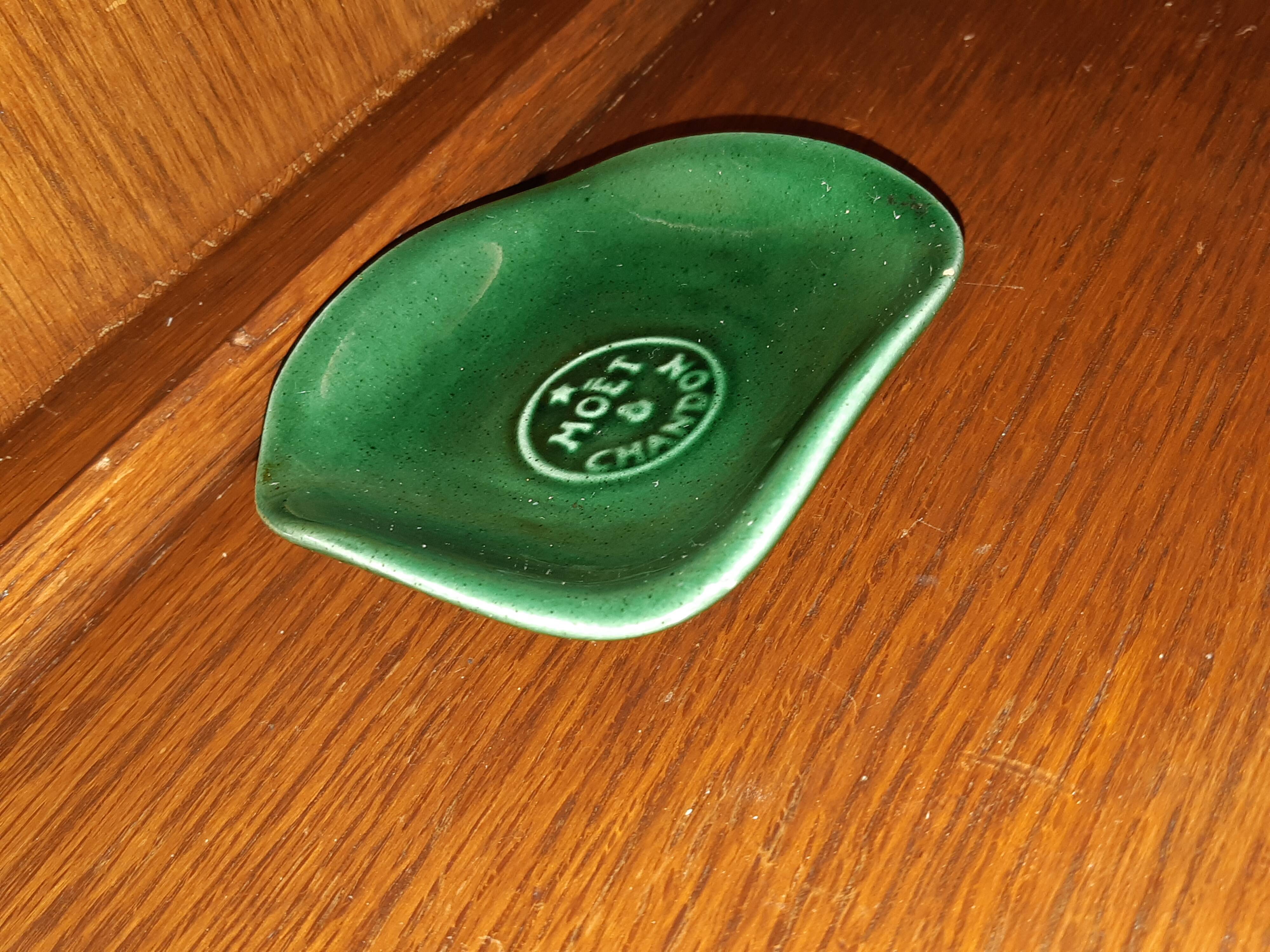 Advertising ashtray champagne moët and chandon, in villenauxe earthenware in champagne