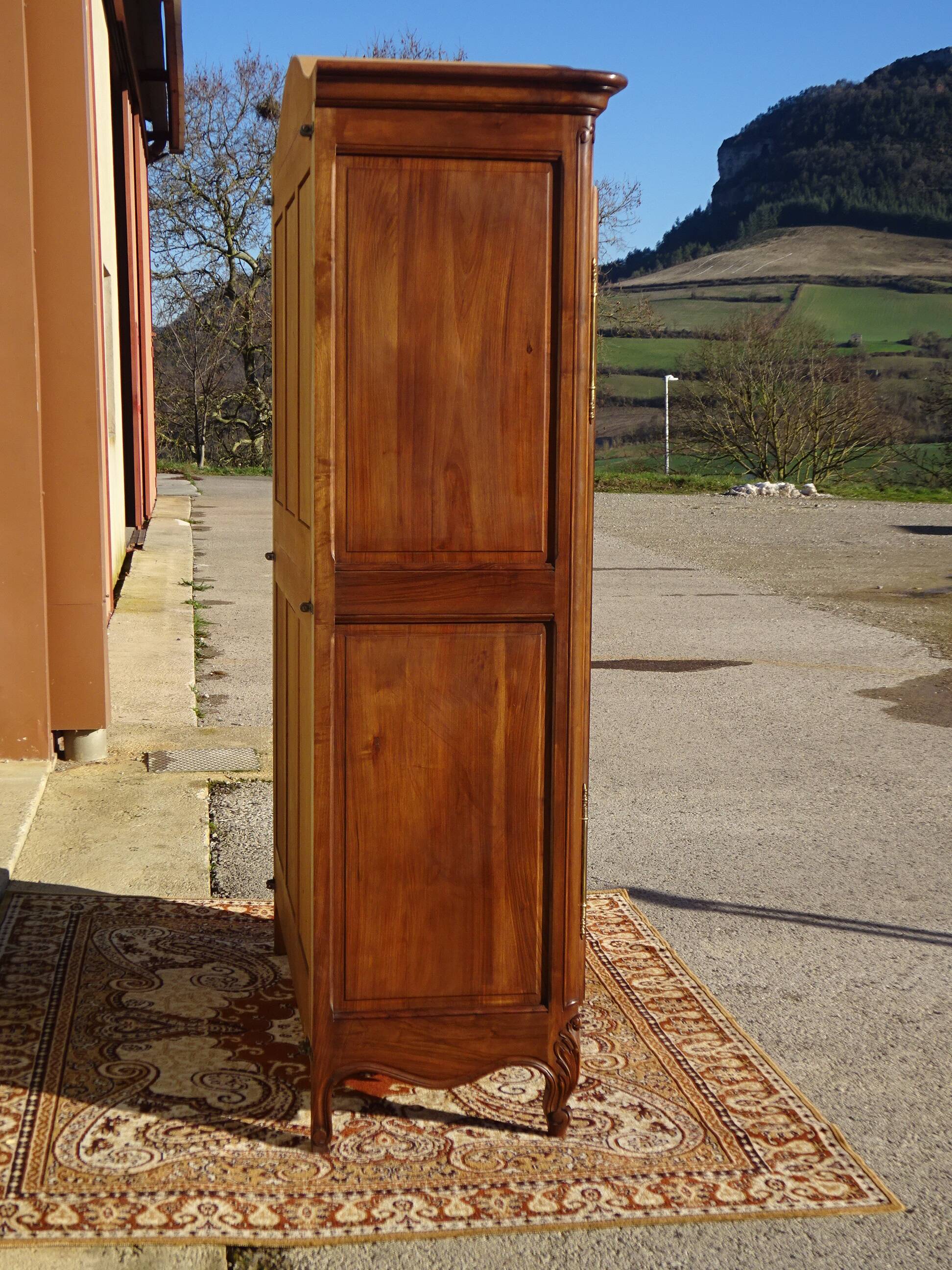 Walnut wardrobe in Louis XV style