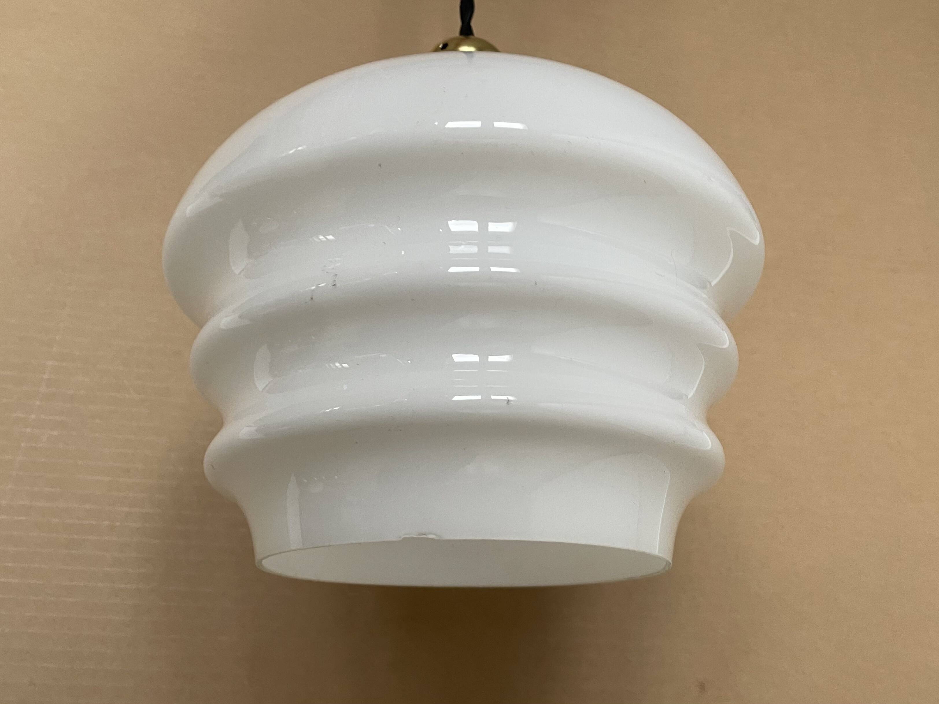 Old opaline suspension