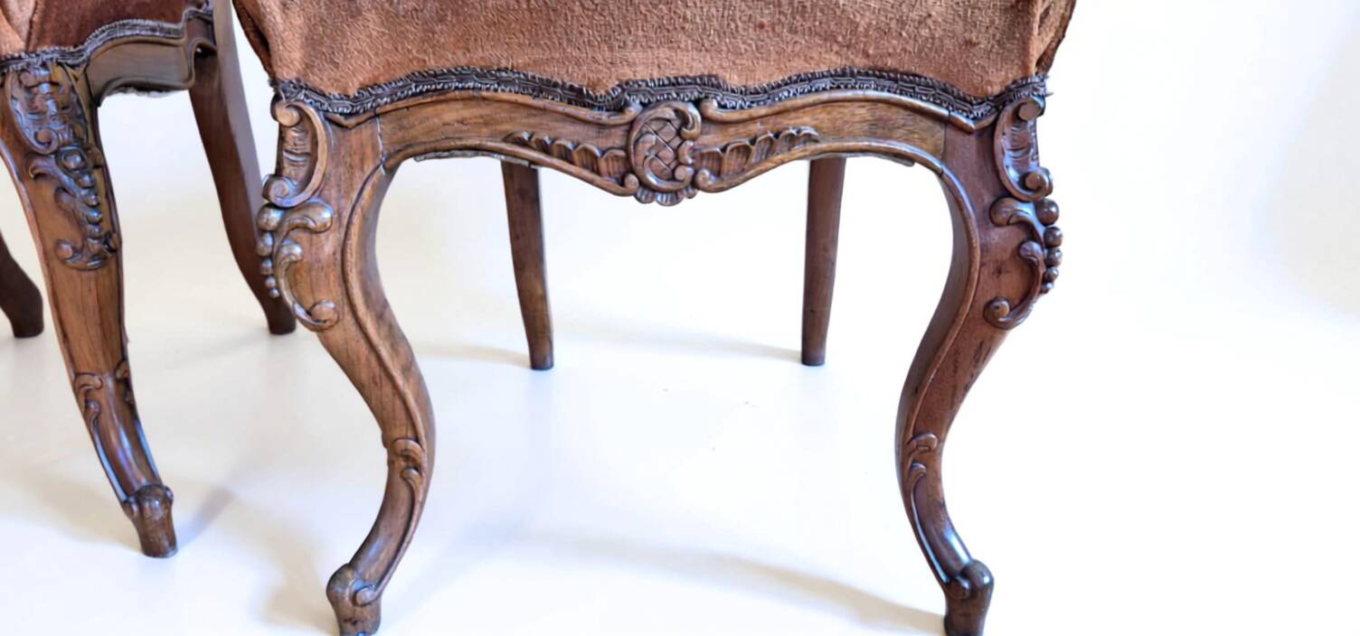 Ensemble de 4 chaises anciennes de style néo-rococo (19e siècle)