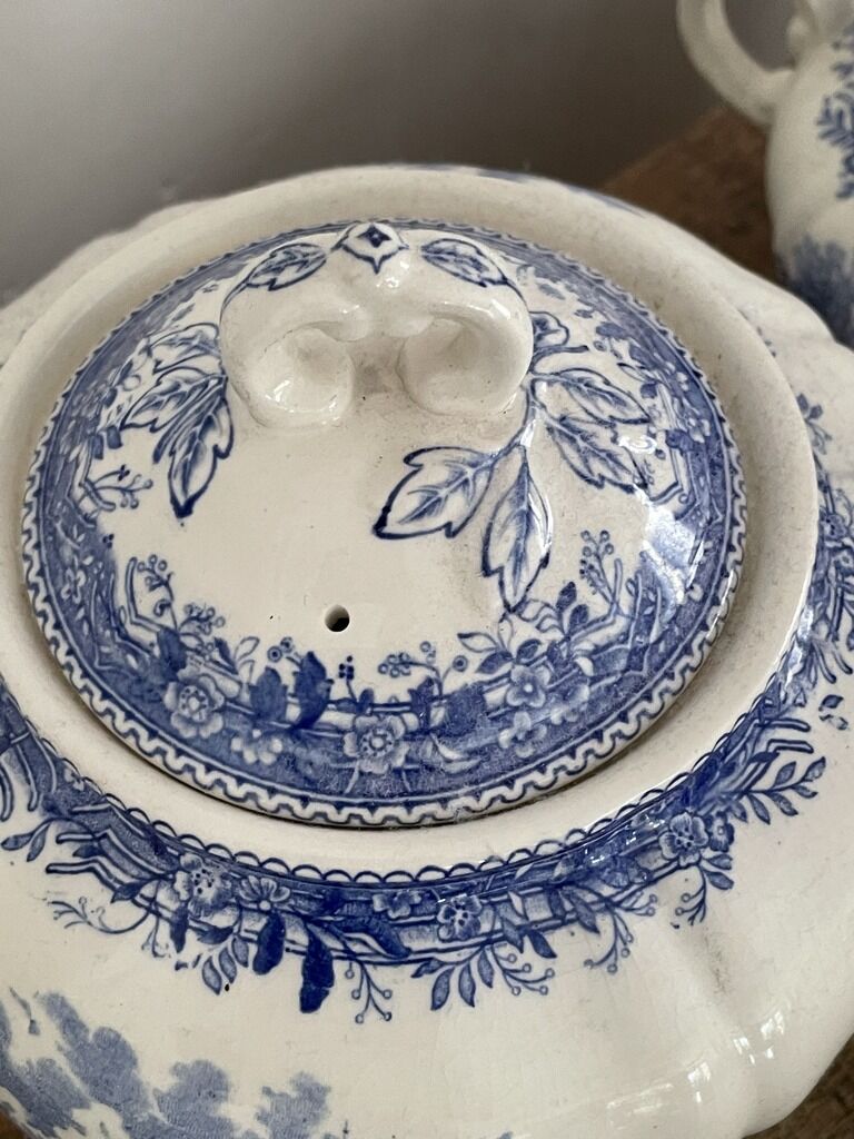 Teapot, milk pot and sugar bowl