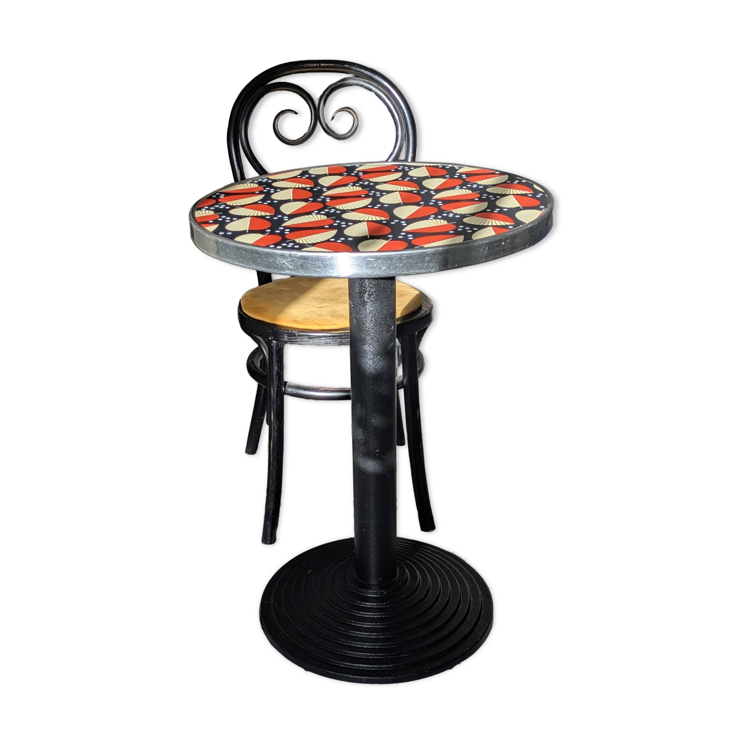 Table bistrot originale et colorée