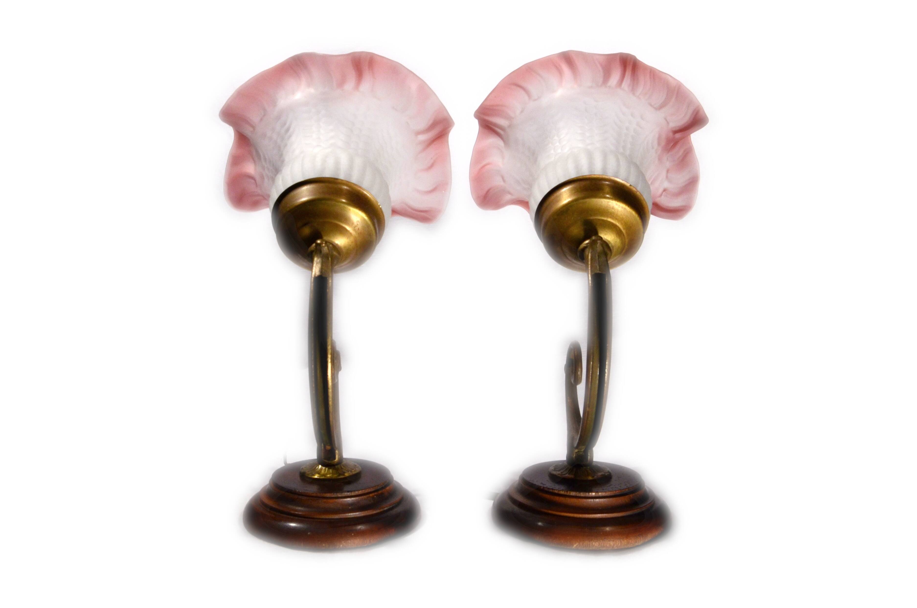 Set of 2 tulip-shaped wall lights in glass, wood, and bronze, art deco style.