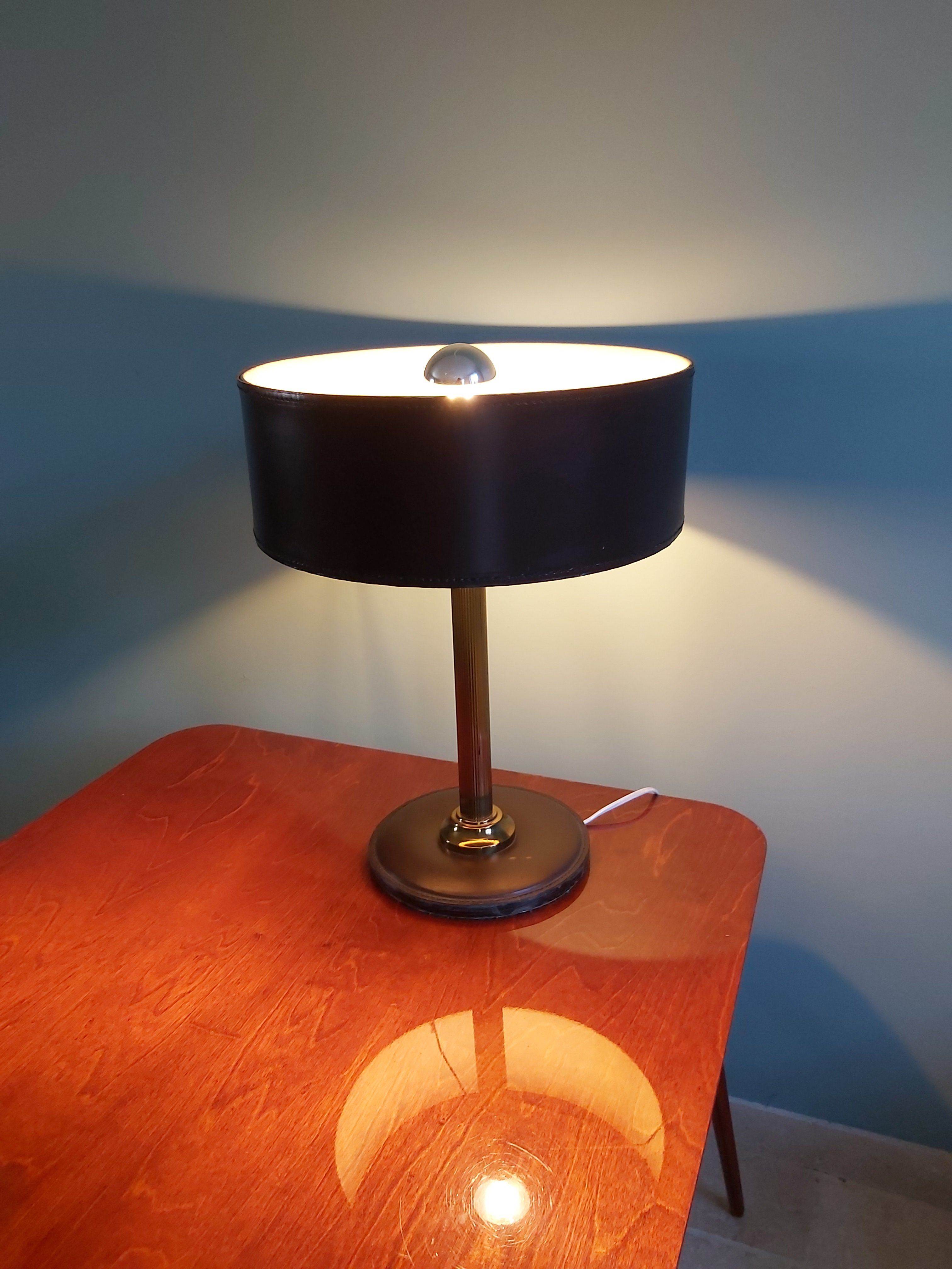 Brown leather desk lamp and brass foot, 70s