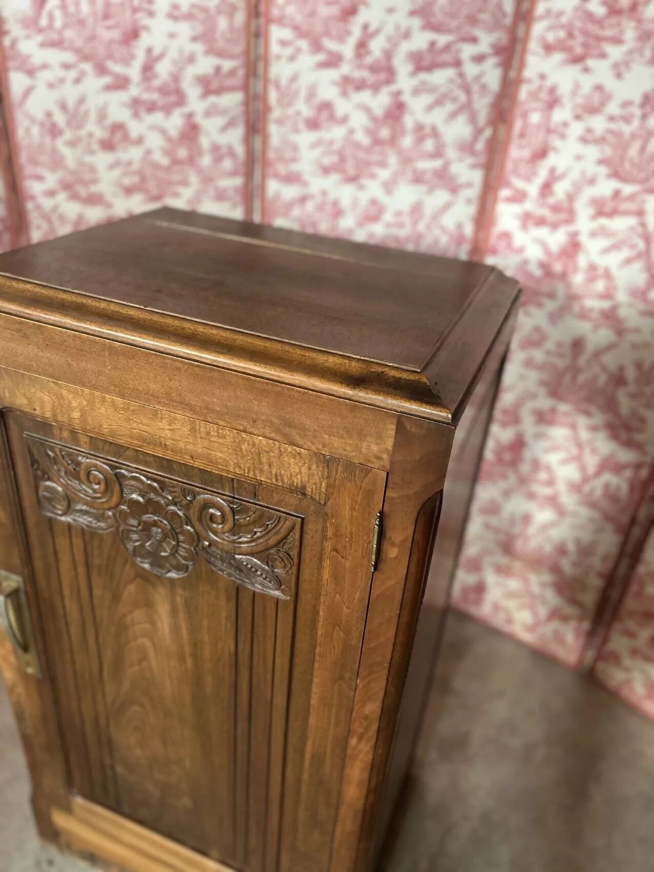 Art Deco walnut buffet – The elegance of the 1930s