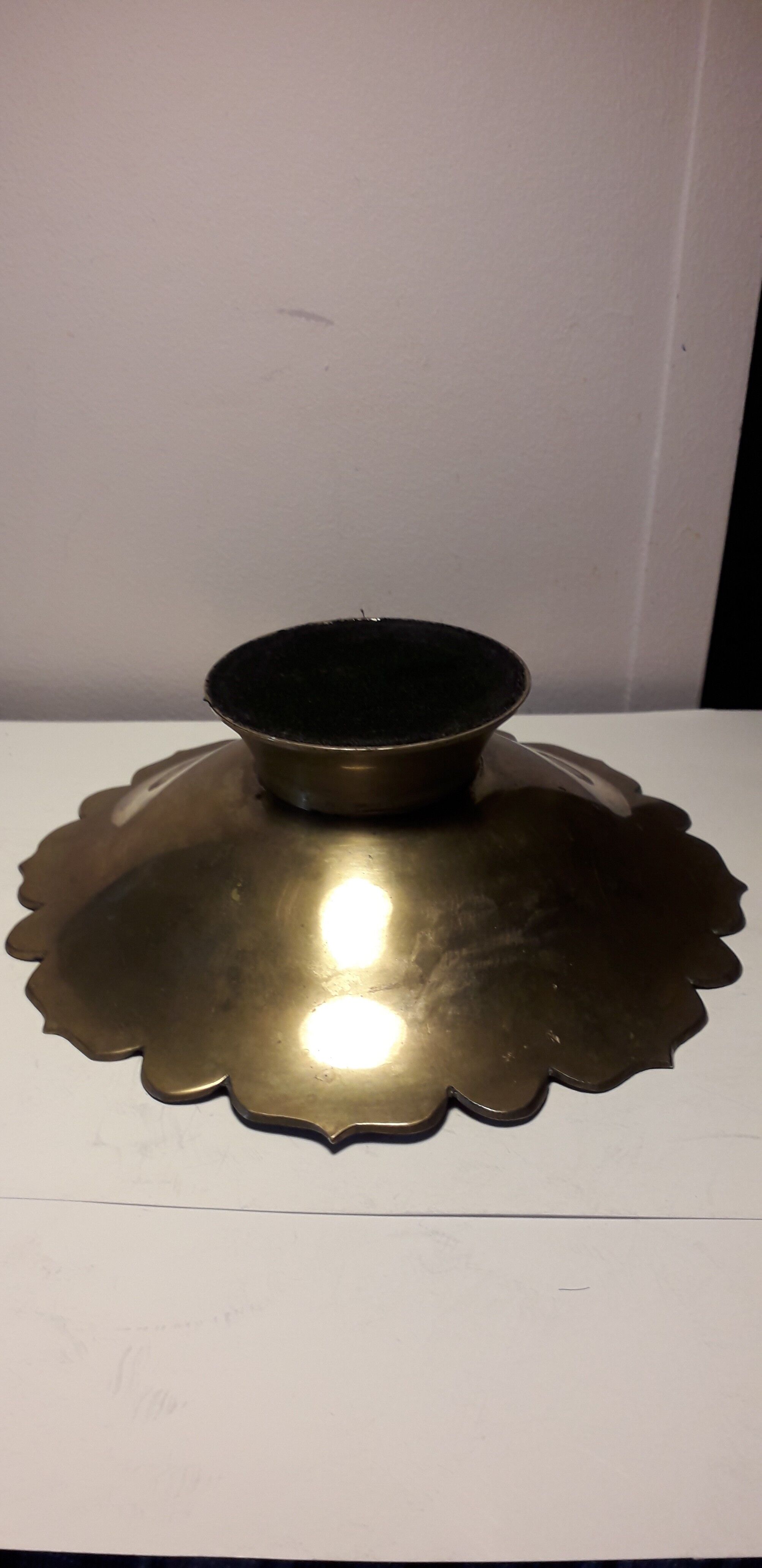 Copper cup, painted partitioned, on base