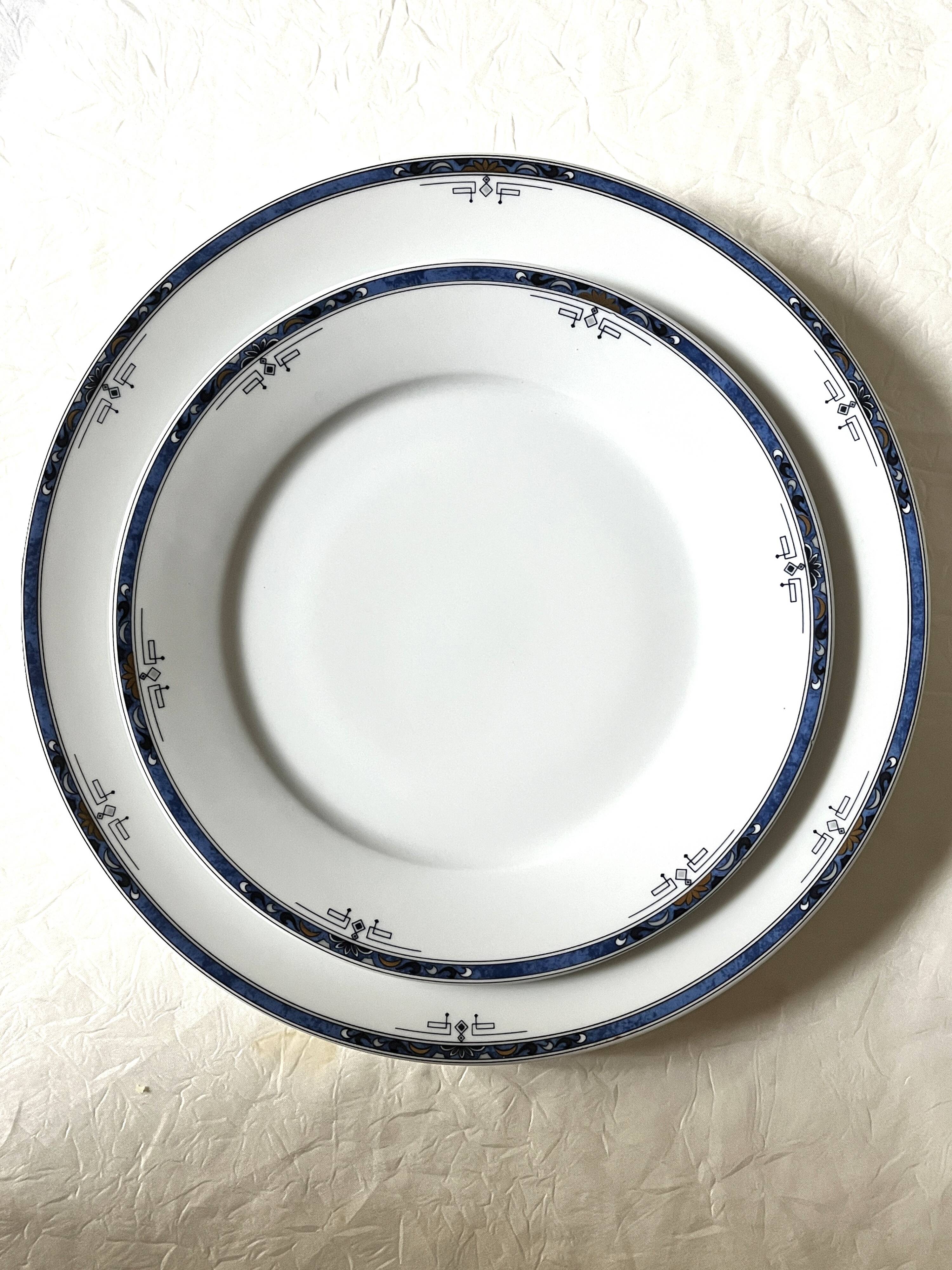 Limoges, large porcelain table service 98 pieces 20th century