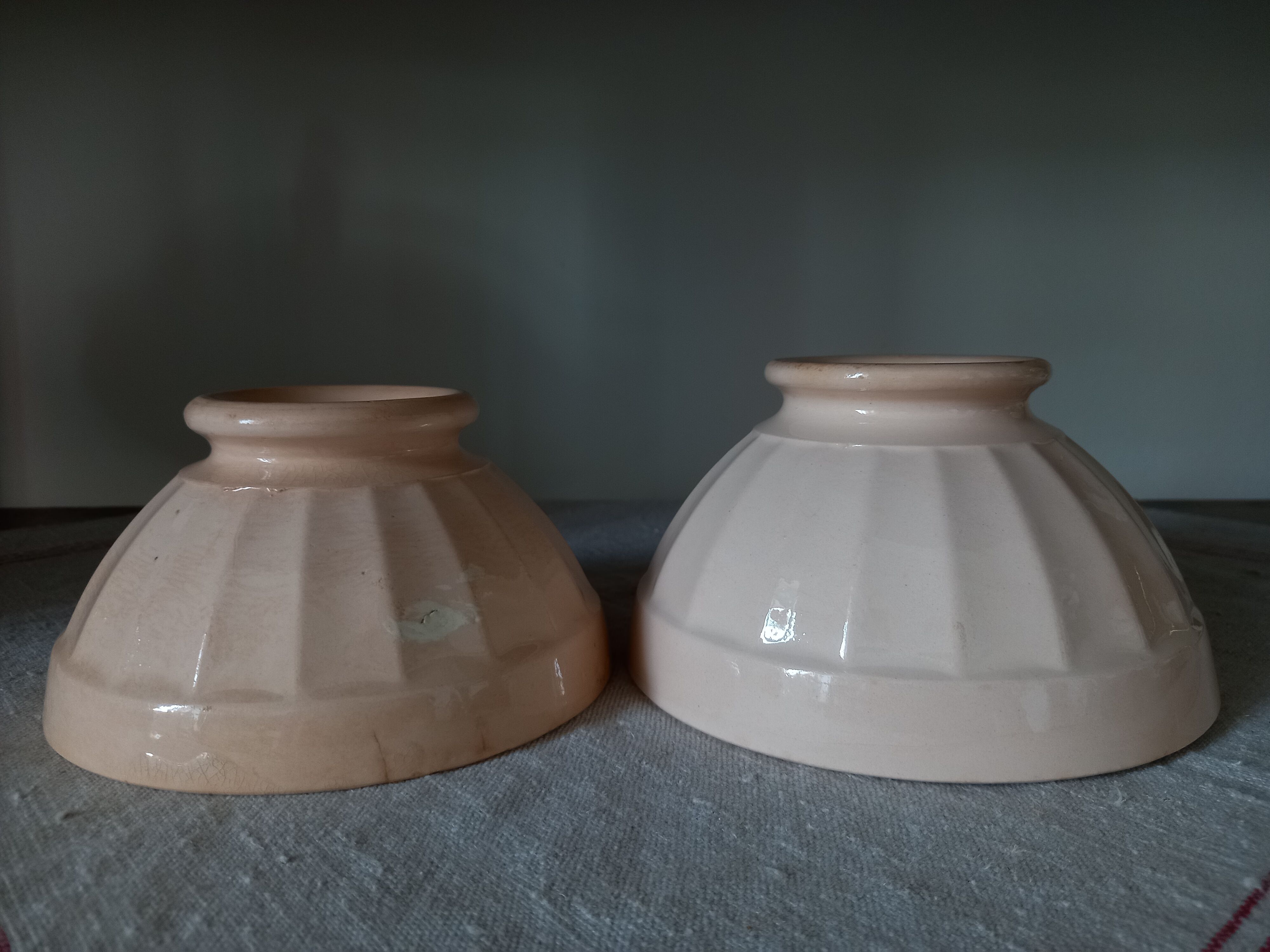 2 bowls Digoin Sarreguemines pink beige