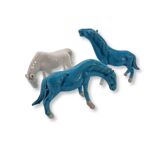 3 turquoise & white horses – Porcelain