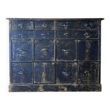 Patinated workshop furniture