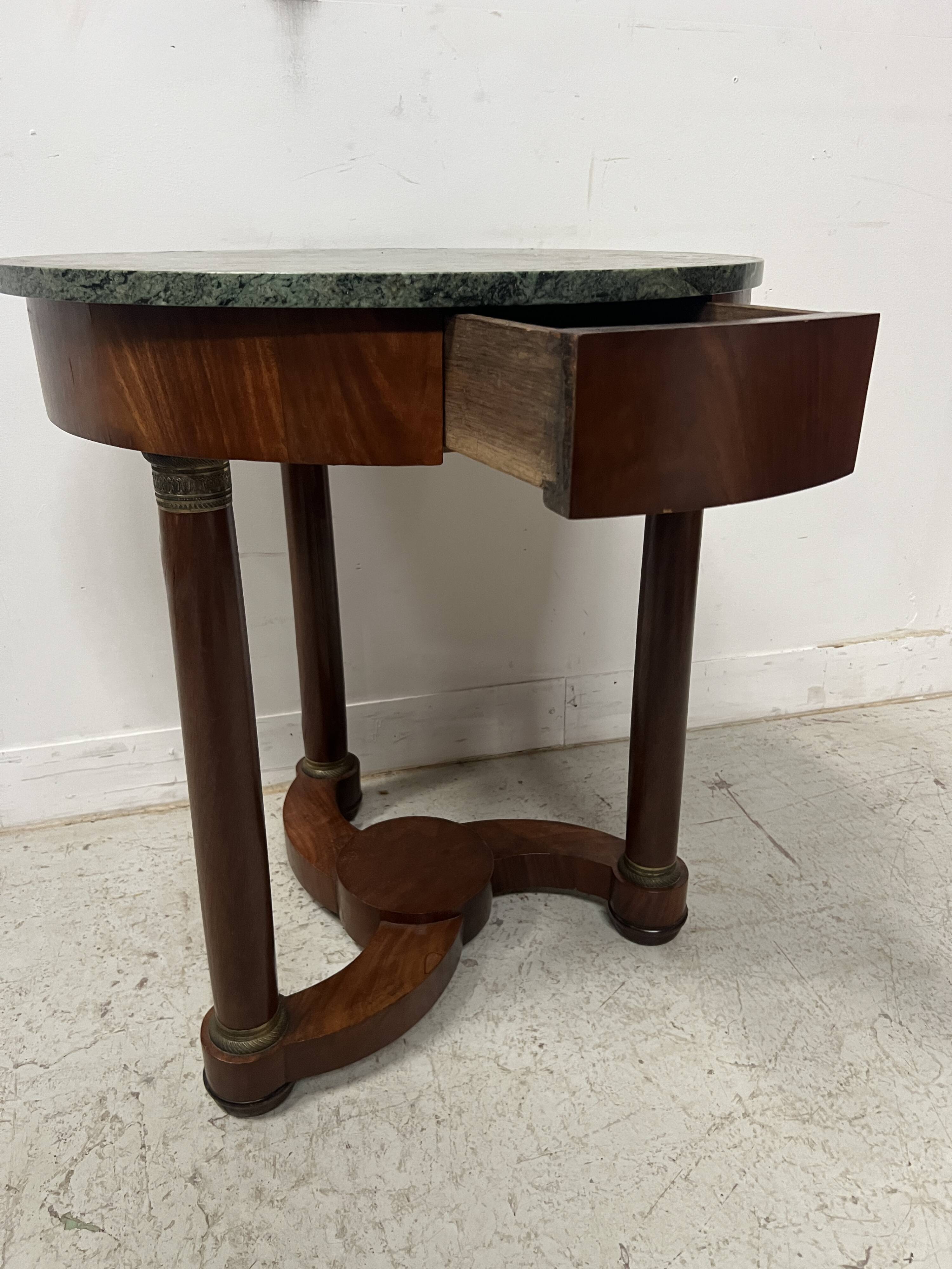 Round Empire-style side table in mahogany and veneer, 20th century