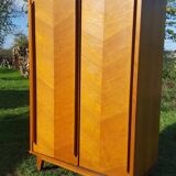 Armoire scandinave pied compas vintage