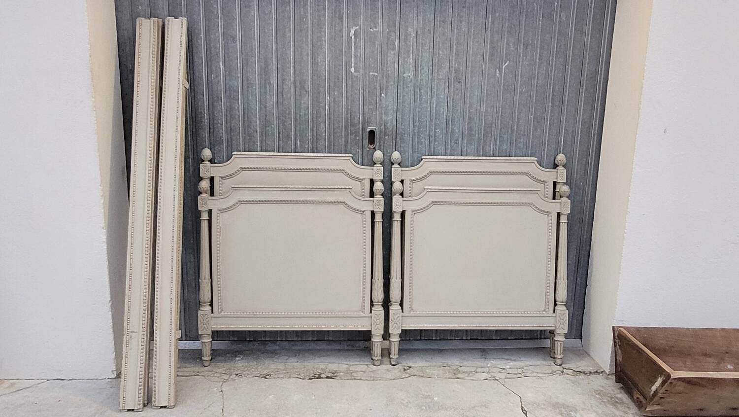 Pair of antique Louis XVI style beds with patina - 1900s