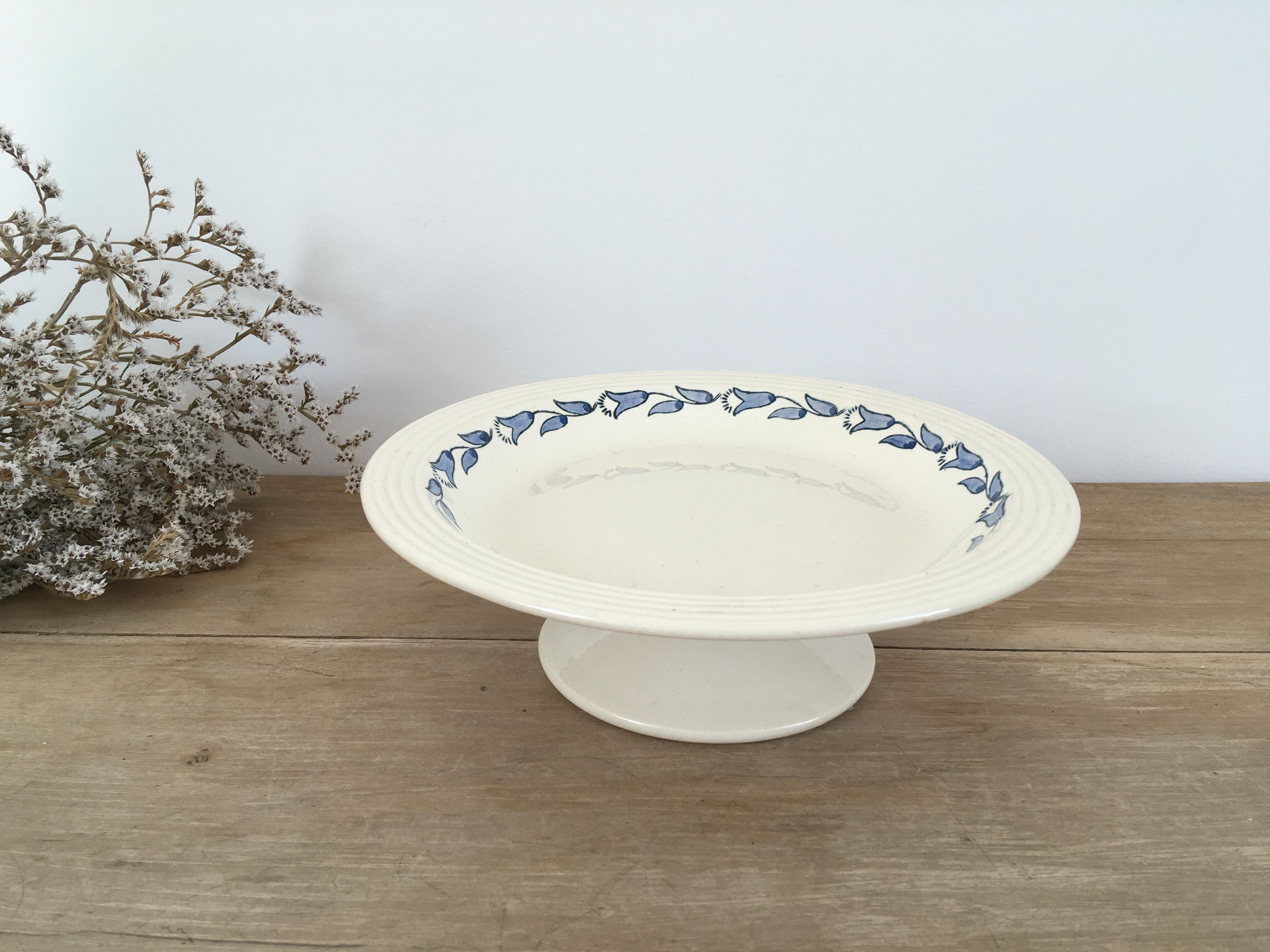 Compotier piédouche fleurs bleues Longwy