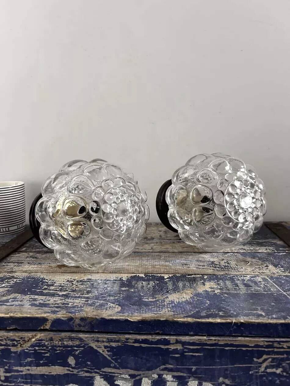 Paire d’appliques murales vintage globes en verre ciselé