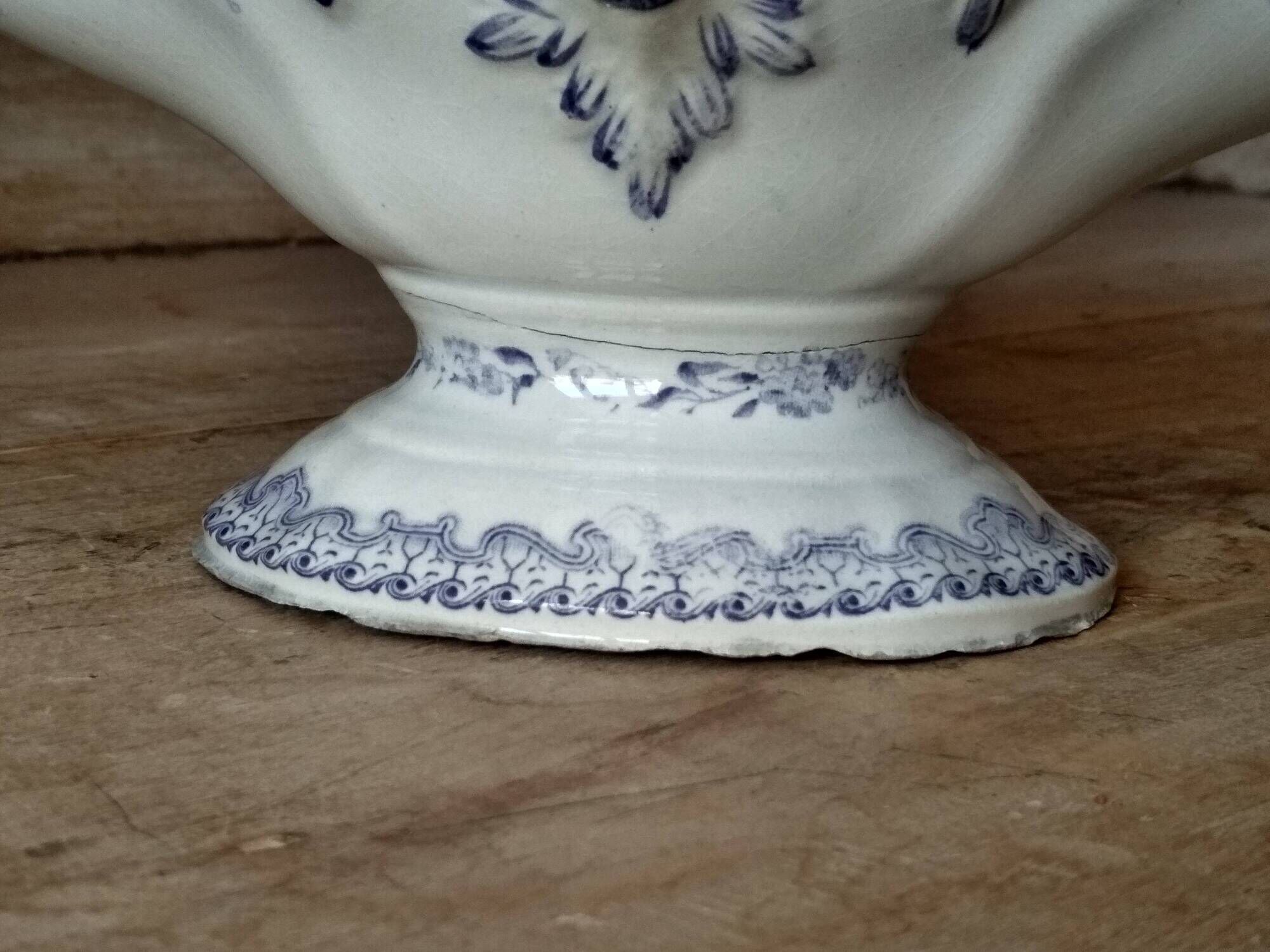 Iron earth gravy boat, Bouquet Creil & Montereau model, early 20th century