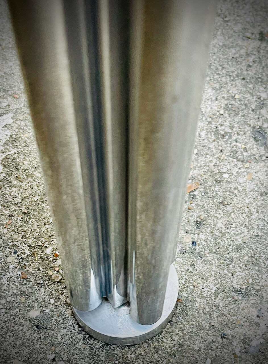 Large office of George Ciancimino in exotic wood and aluminum for Mobilier International