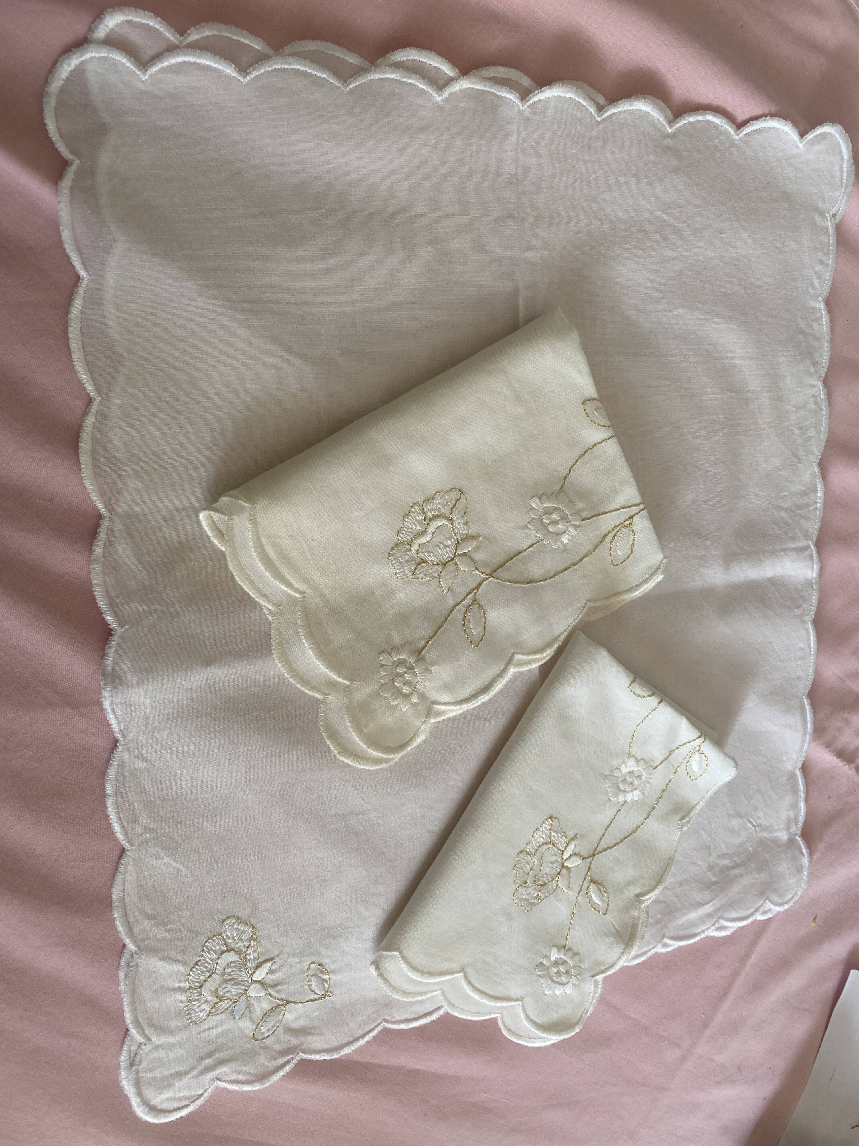 Seven table service and those napkins