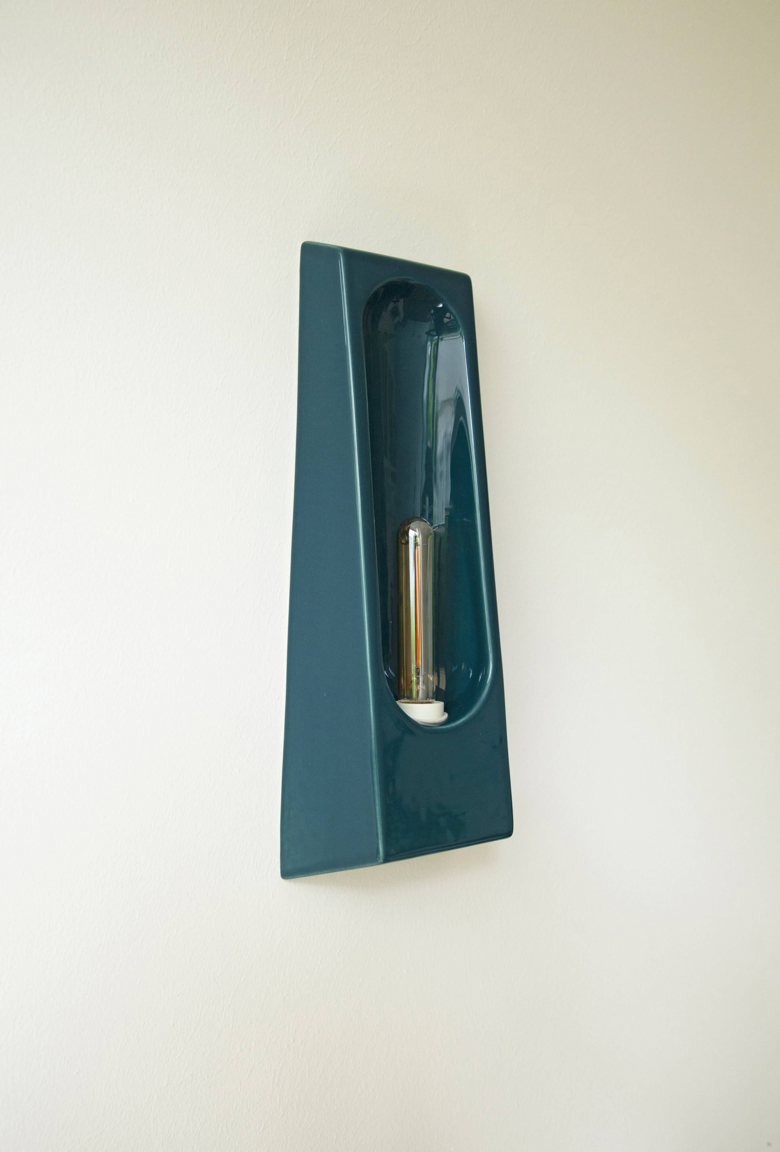 Alcove marin wall light