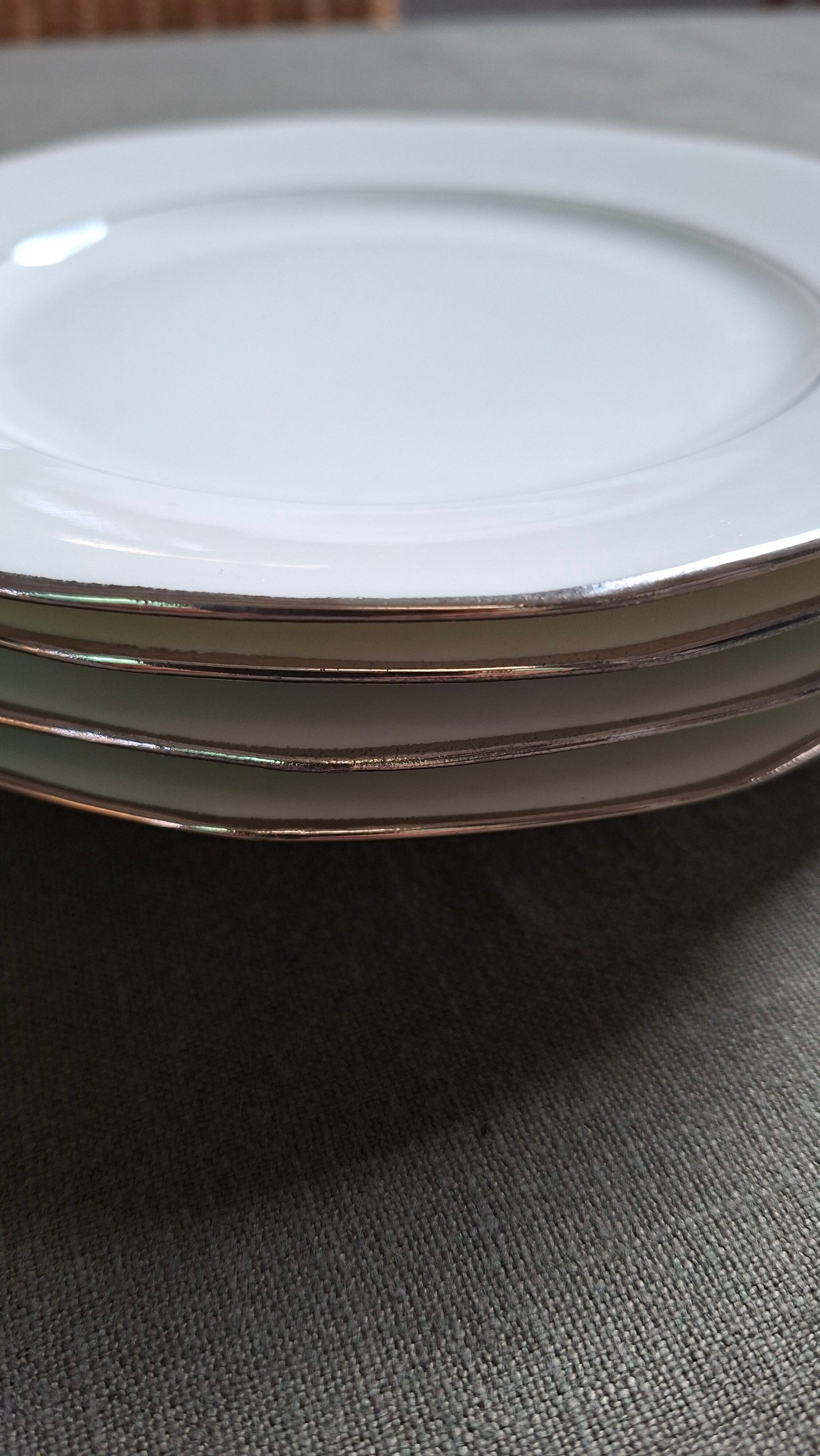 4 dessert plates