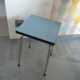 Tabouret en formica bleu