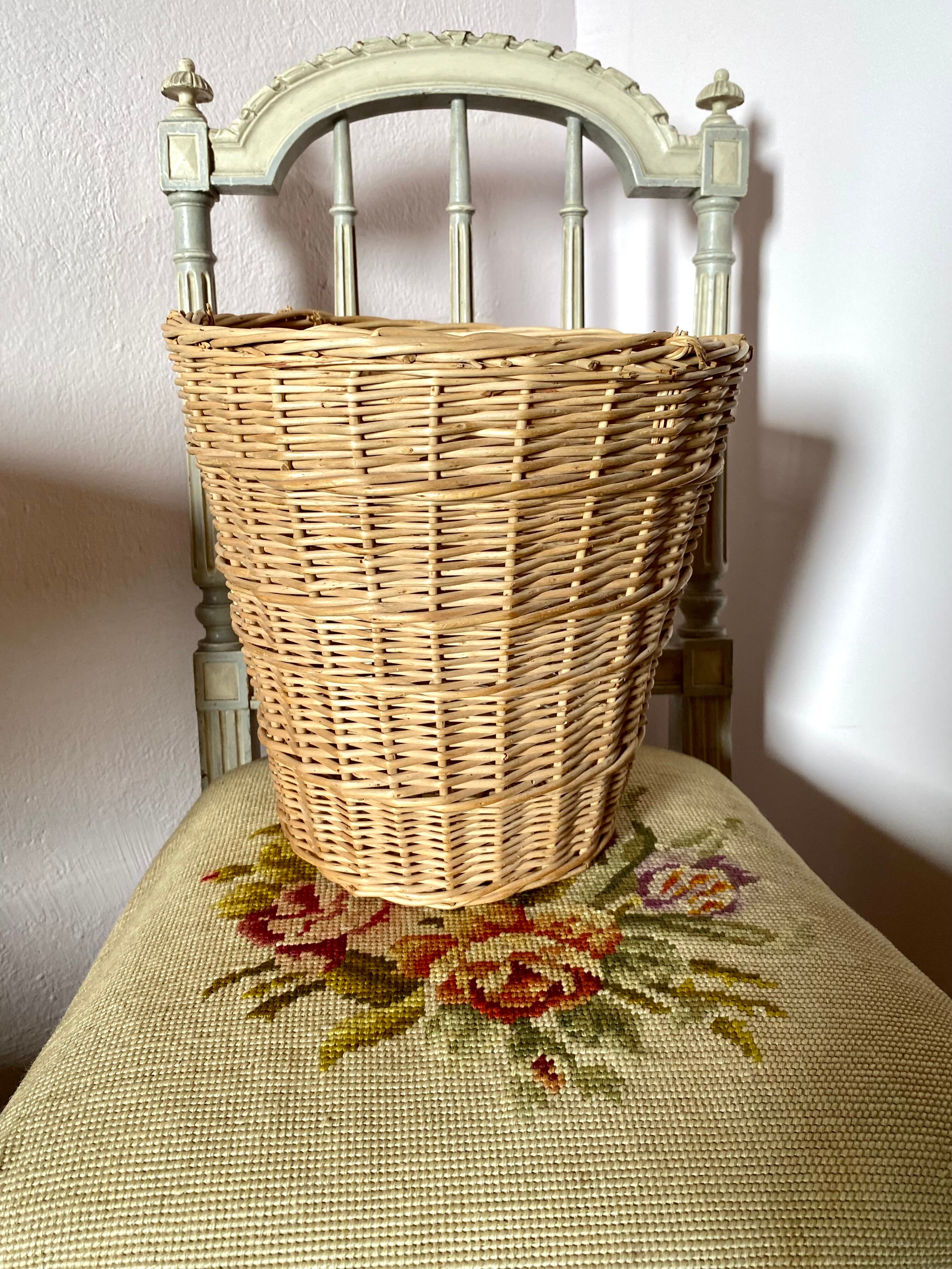 Braided straw basket