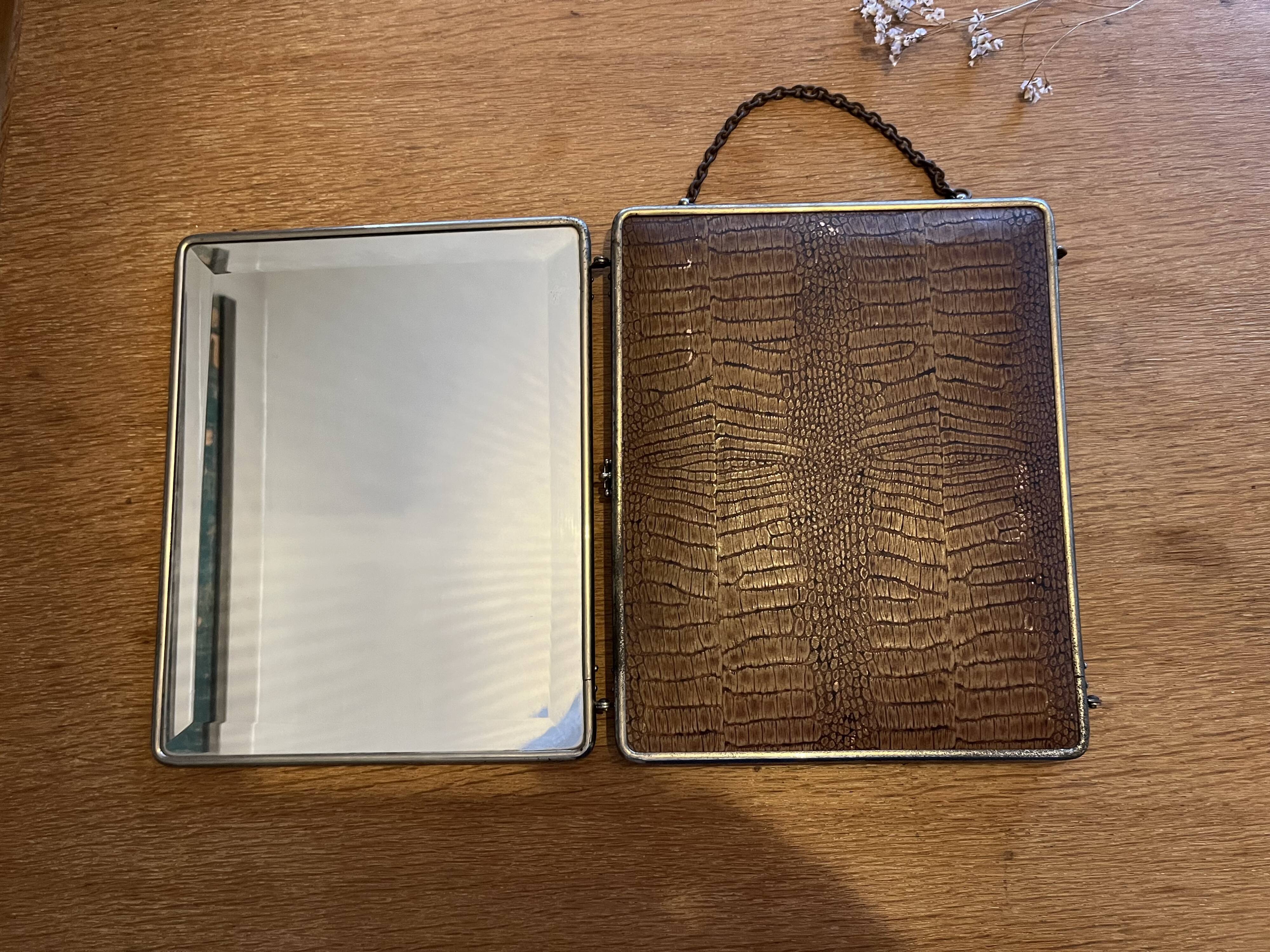 Triptych barber's mirror