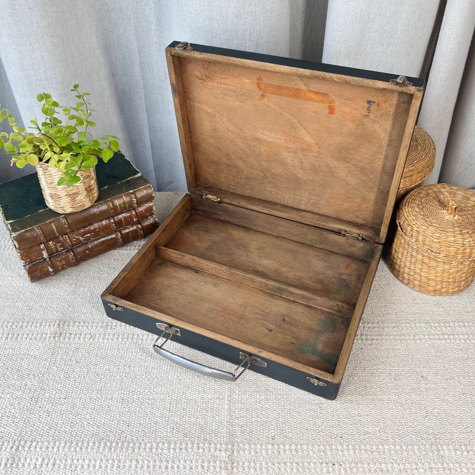 The painter's briefcase