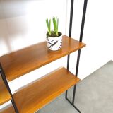 Modulair Omnia wandsysteem, Hilker, teak en zwart staal met legplanken