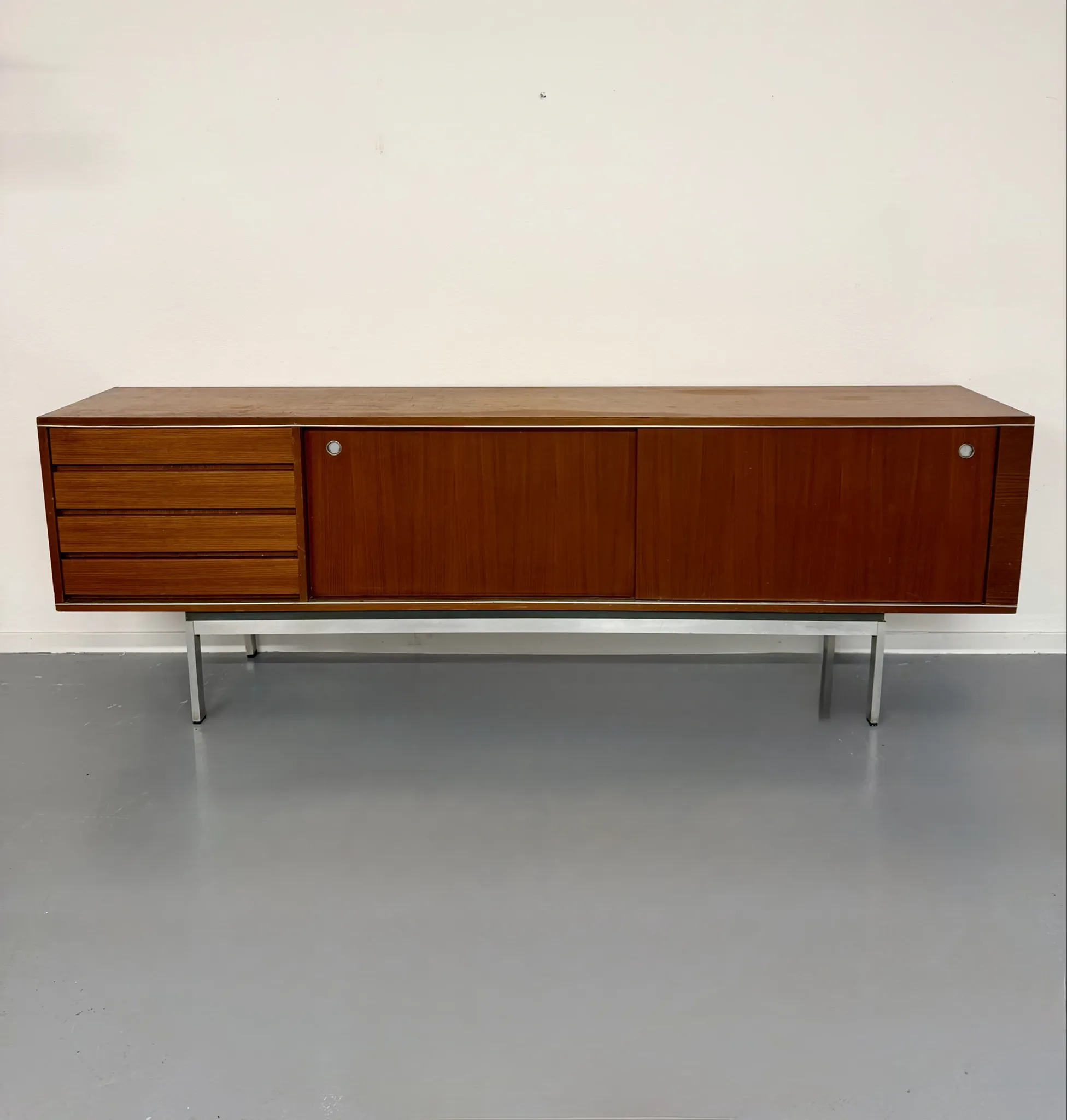 Large sideboard 1960s design Pieter De Bruyne V-Form vintage
