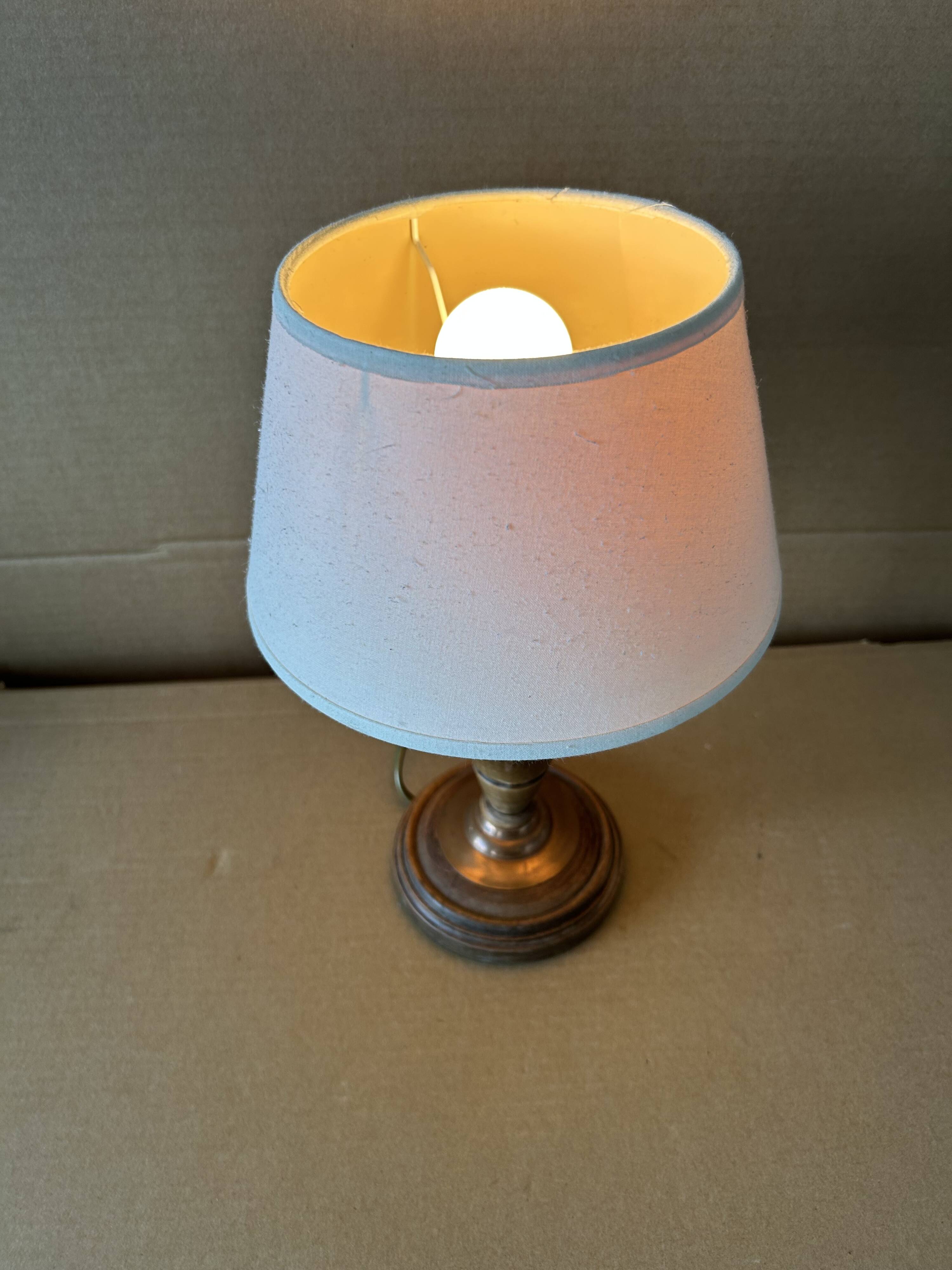 Lampe à poser en bois tourné