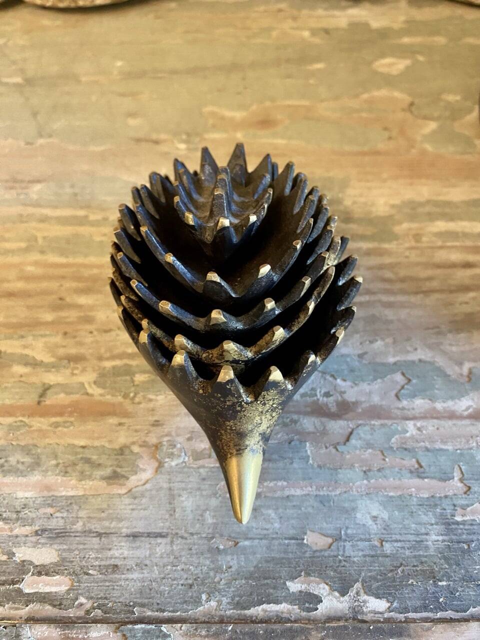 Hedgehog nesting ashtray/trinket dish in brass, attributed to Walter Bosse, for Hertha Baller, Austria 1950s.