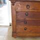 Commode 4 tiroirs en bois massif, début XXème s.
