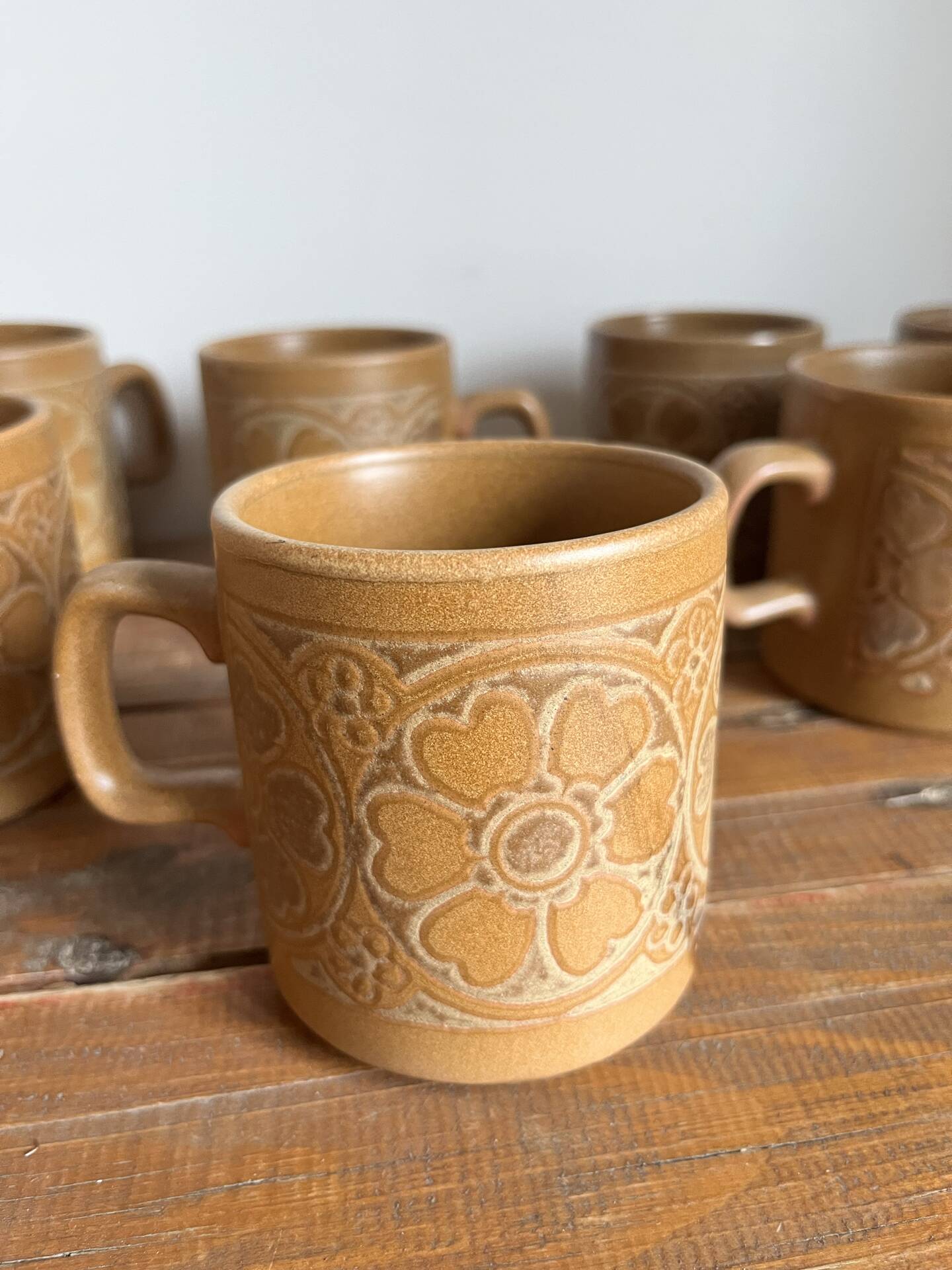 8 stoneware mugs