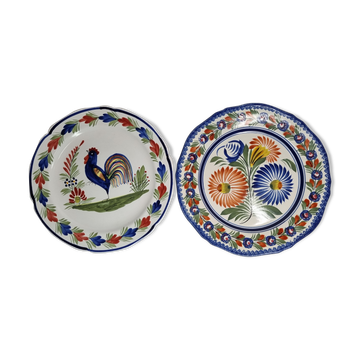 Pair of Henriot Quimper flat plates decorated with rooster and flowers