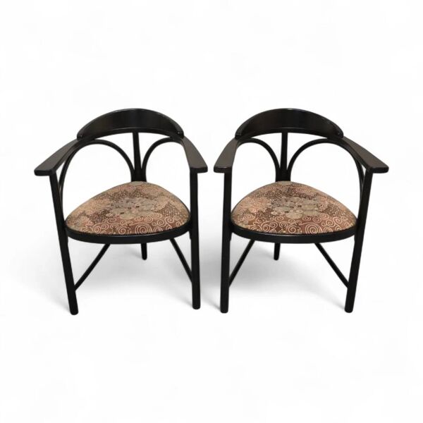 2 chaises triangulaires Thonet de Michael Thonet
