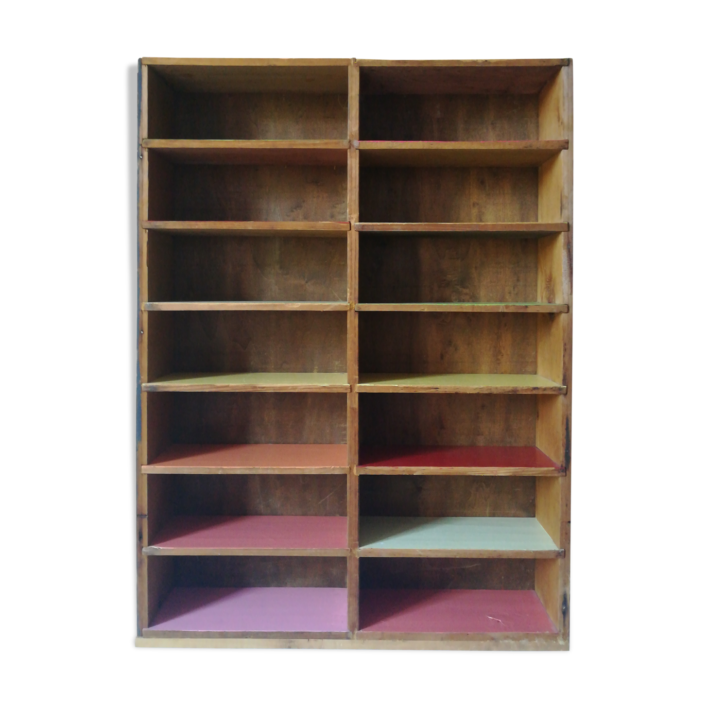 Lockers to hang or lay